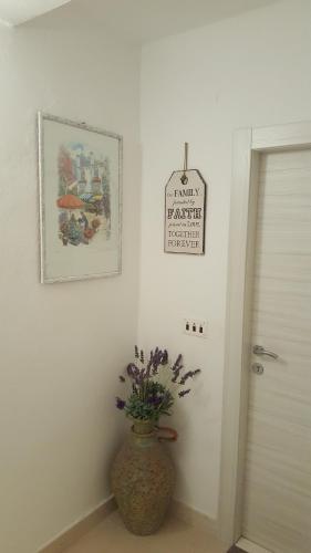 Studio Apartment with Balcony - Photo 16