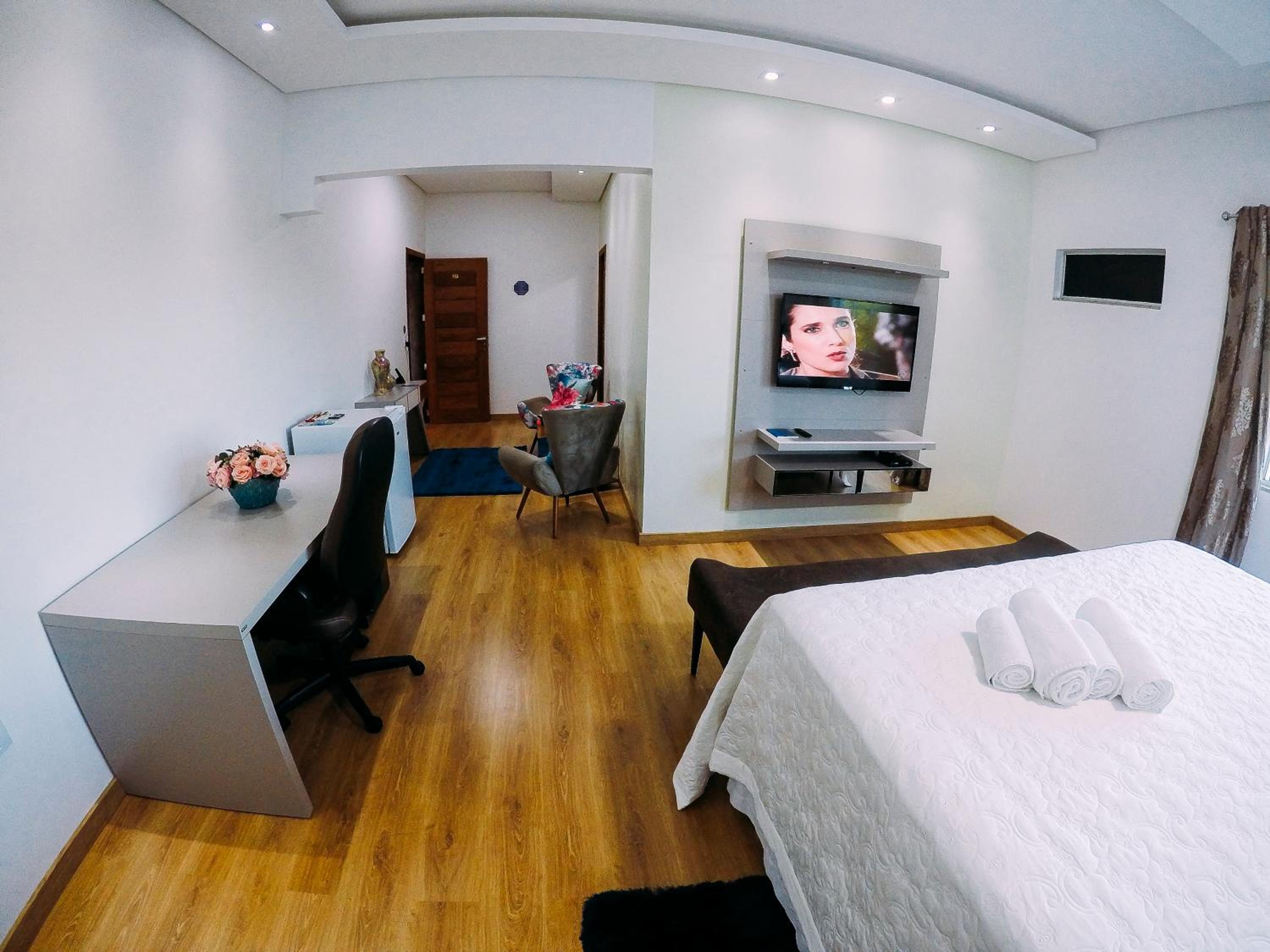 King Suite with Spa Bath photo 1