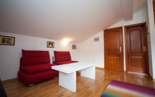 Studio Apartment photo 2