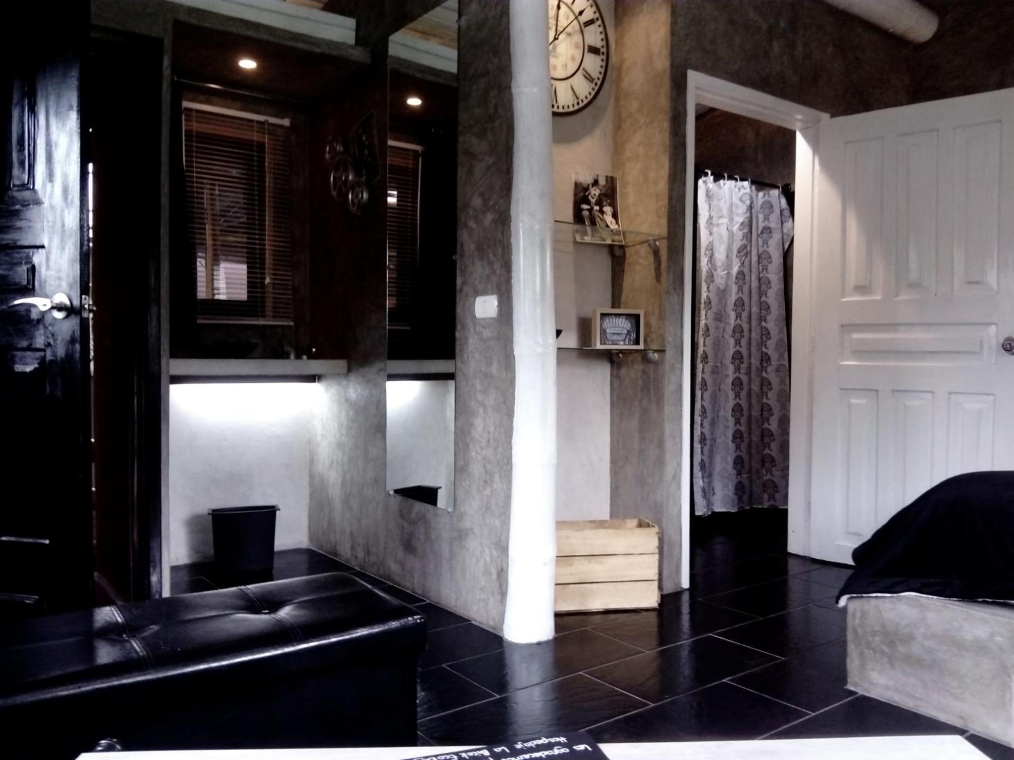 King Suite with Pool View (La Paris)