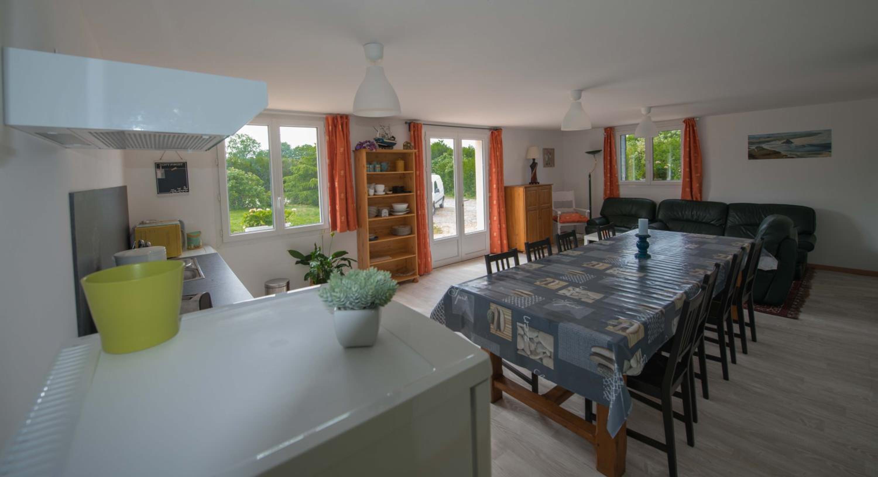 Three-Bedroom House photo 1