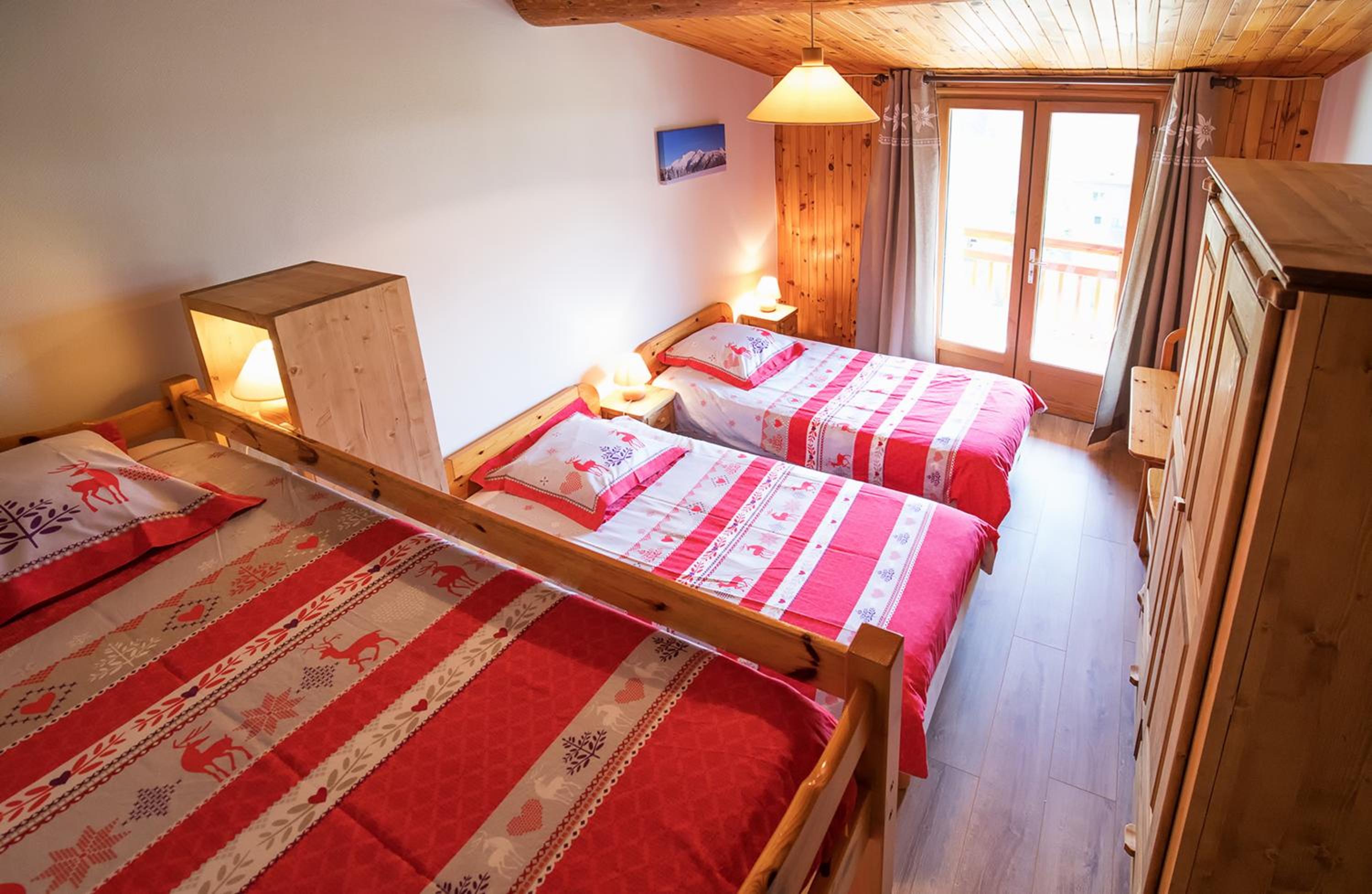 Quadruple Room with Mountain View photo 2
