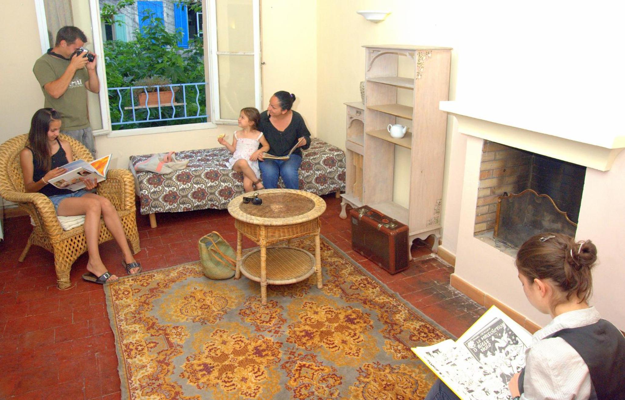 Two-Bedroom Apartment - Photo 3