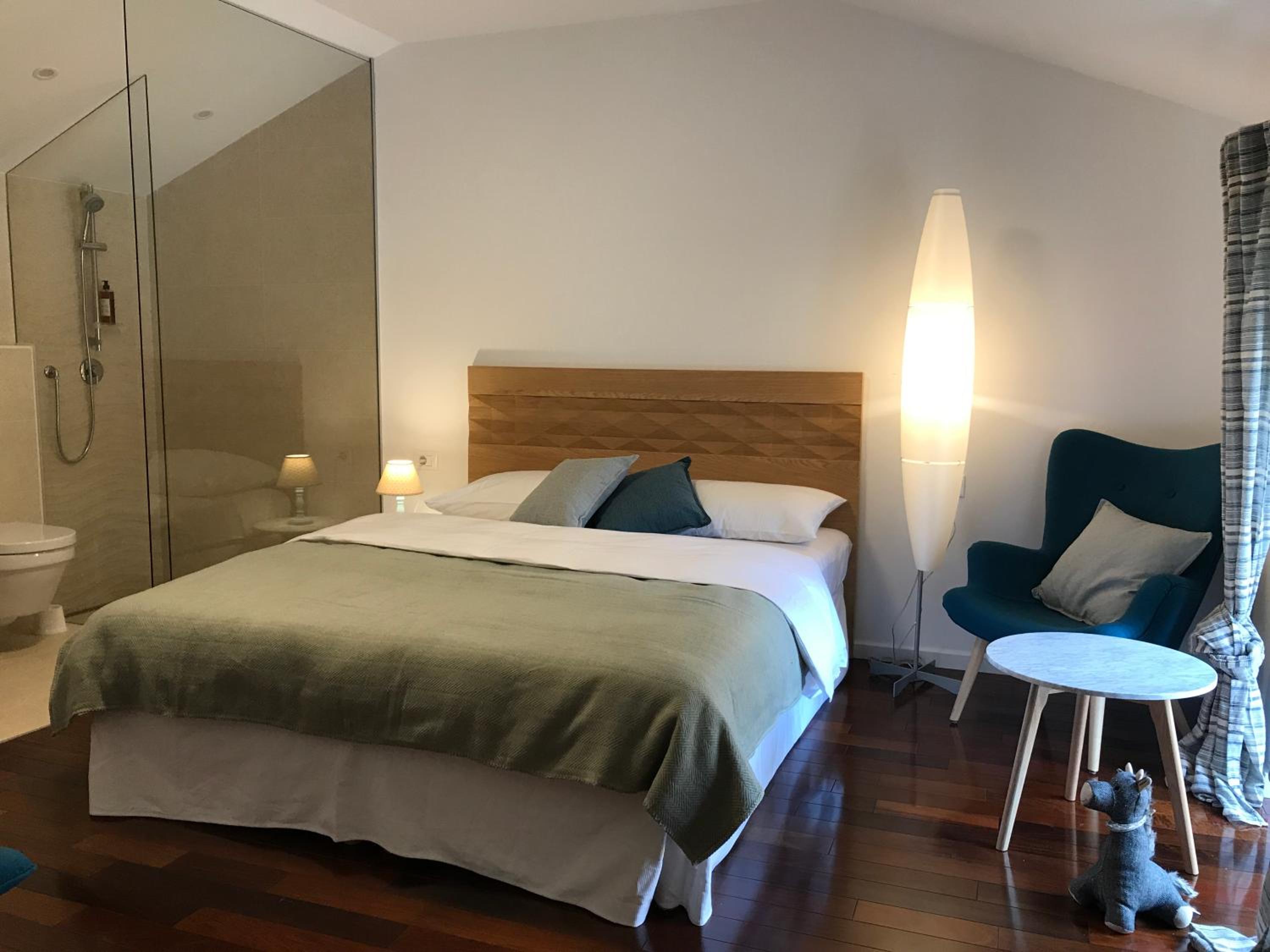 Deluxe Double Room with Shower