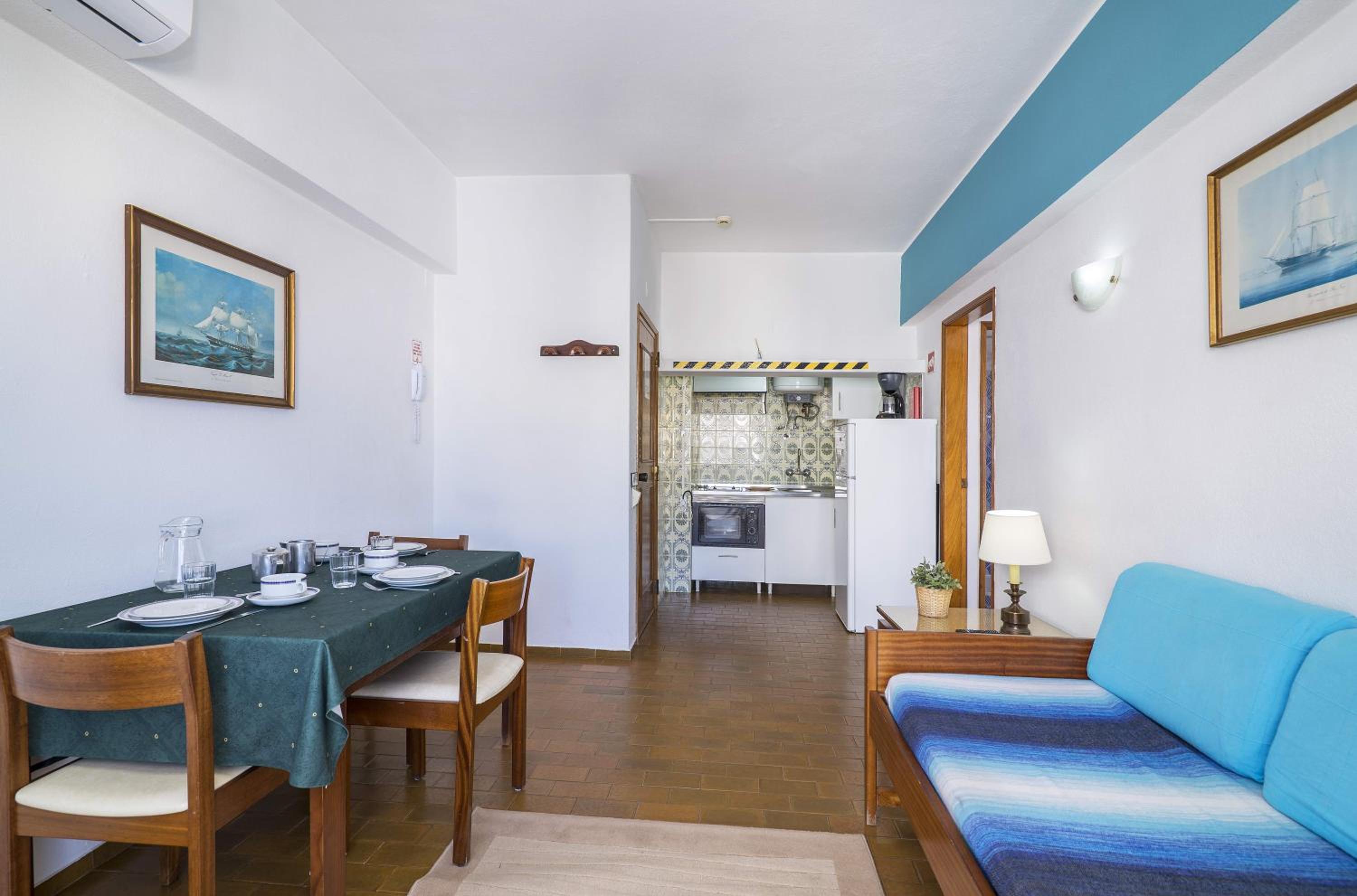 One-Bedroom Apartment with Sea View photo 3