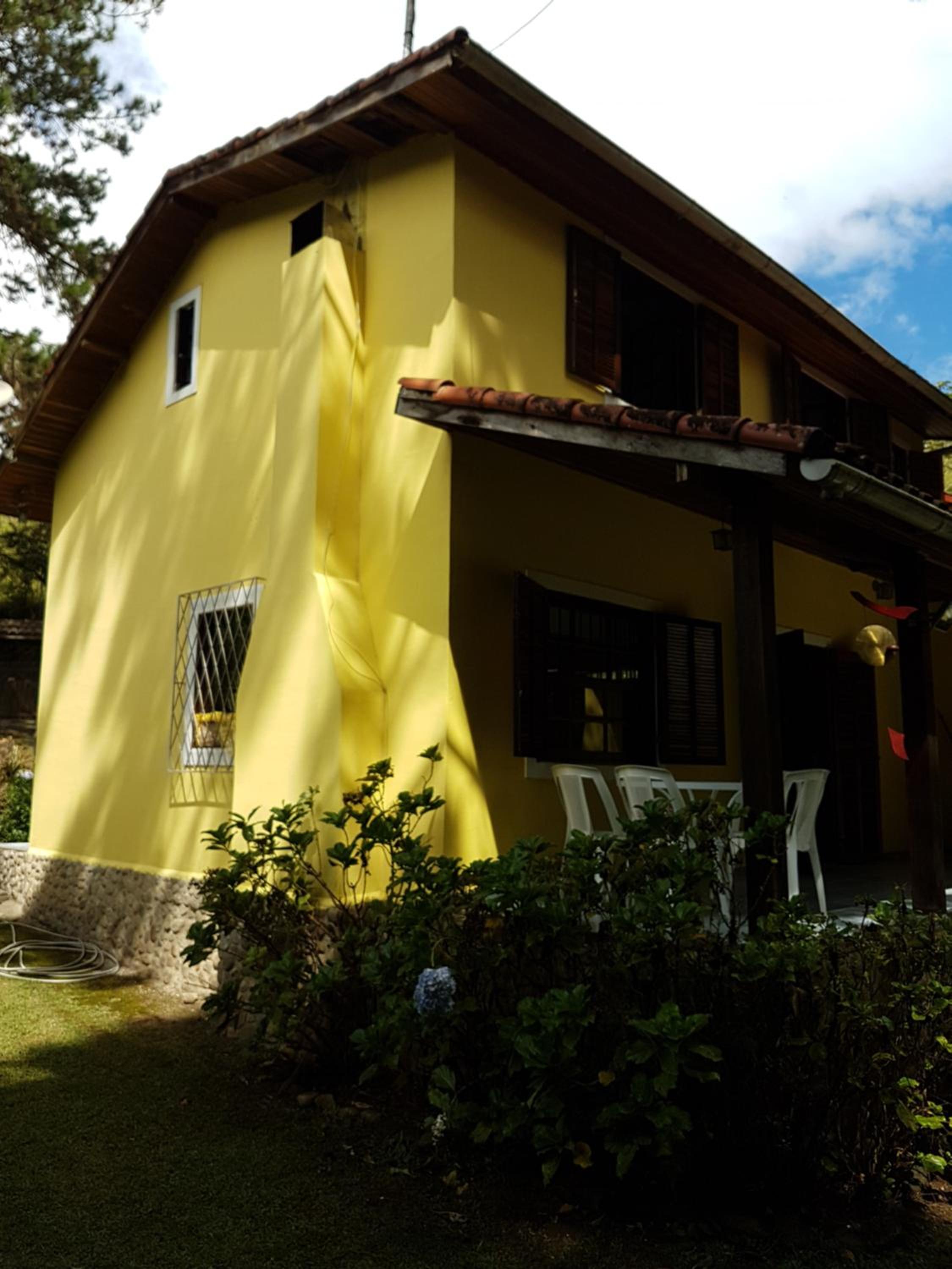 Three-Bedroom House photo 2