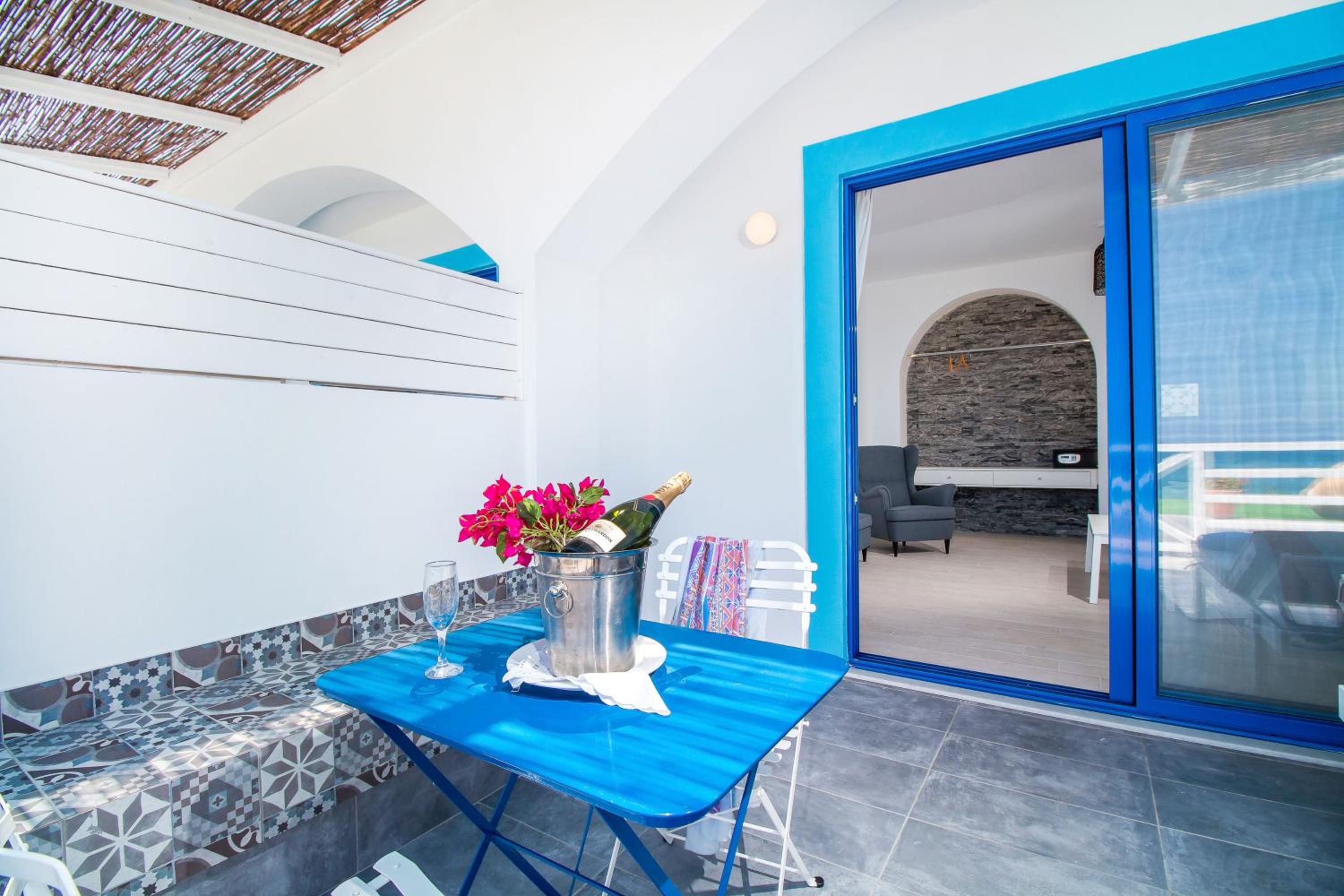 Deluxe Double or Twin Room with Sea View