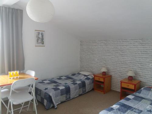 Studio (5 Adults) - Photo 7