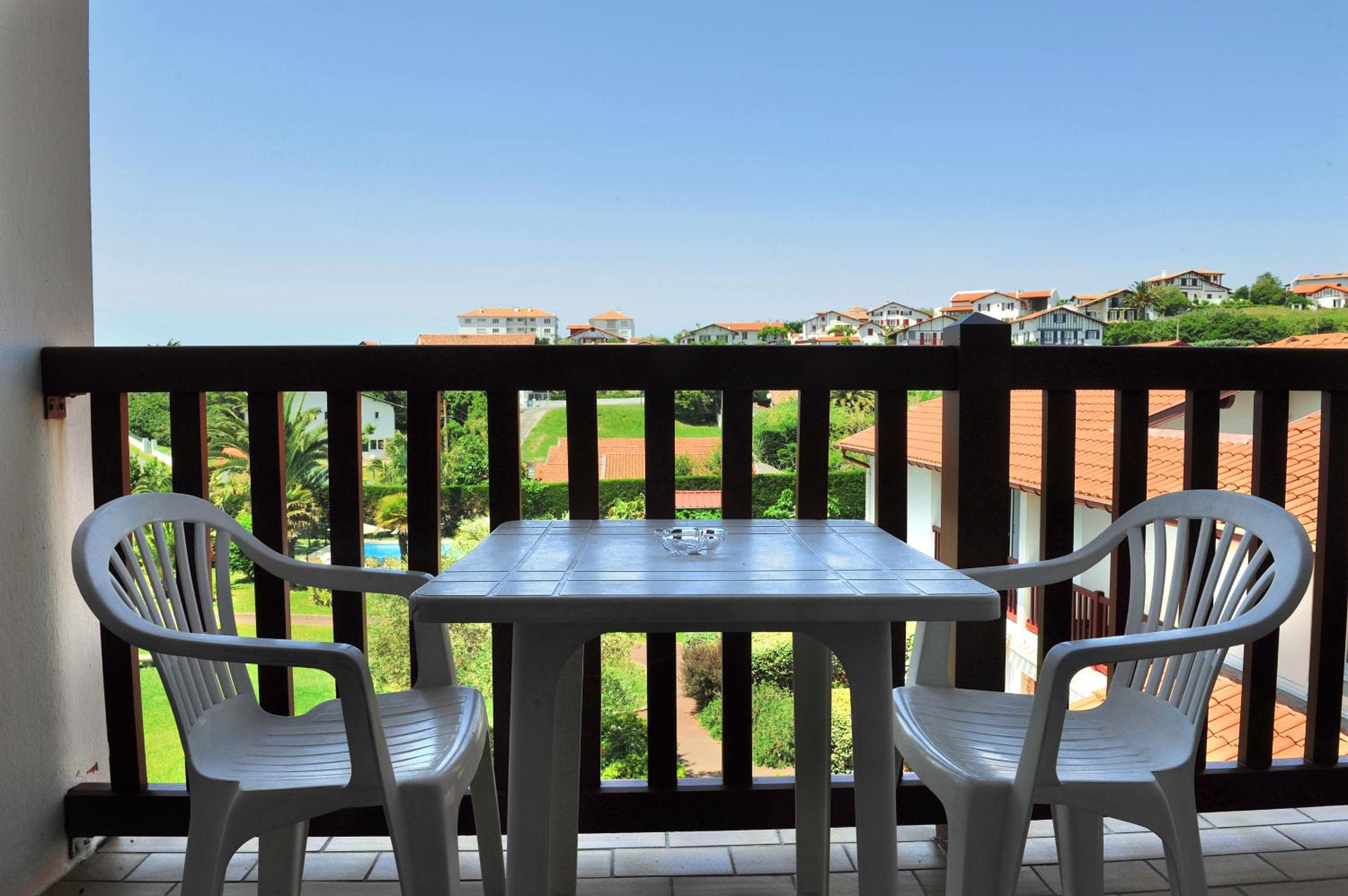 Studio with Balcony photo 2