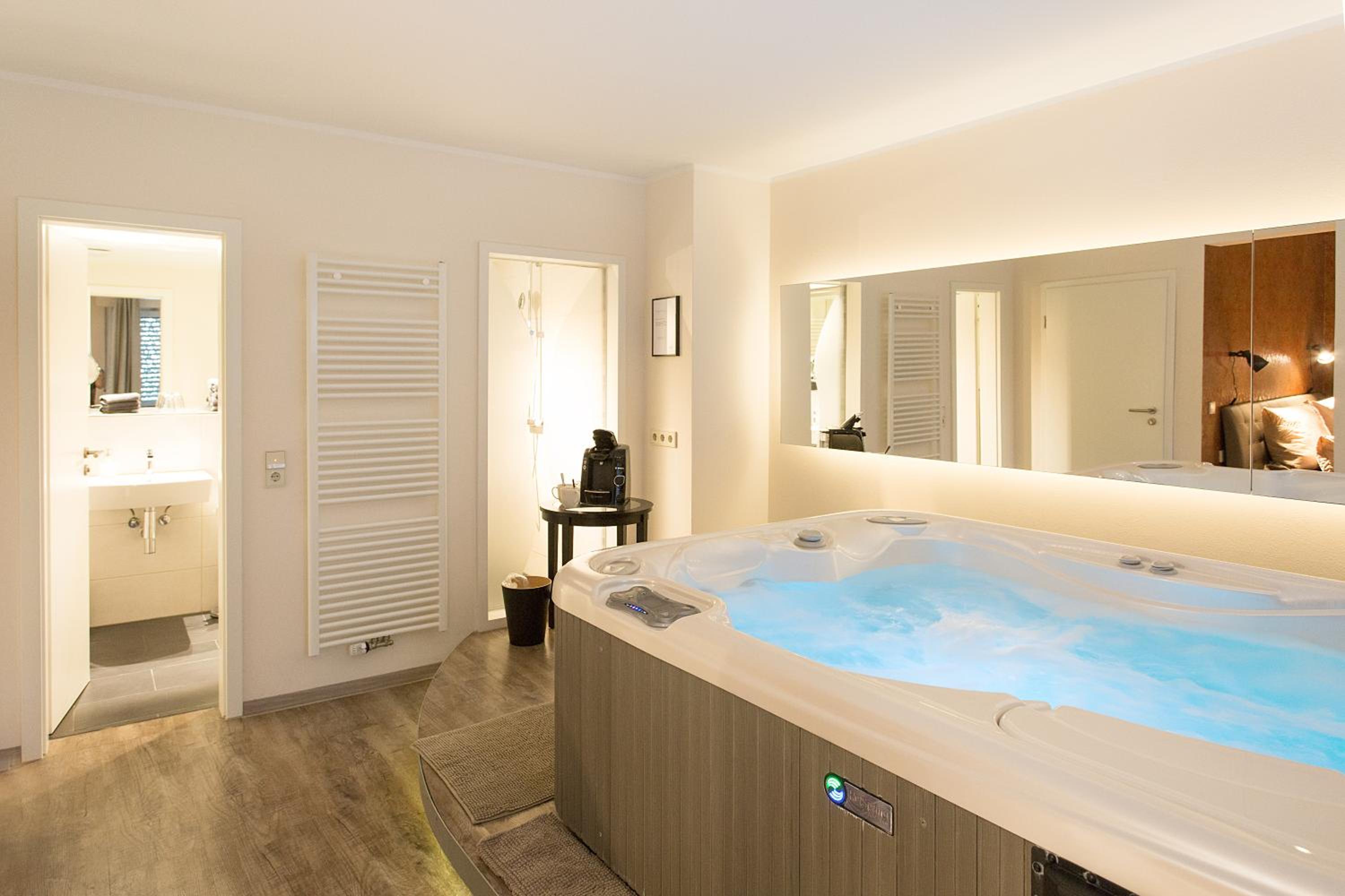 Deluxe Double Room with Spa Bath 