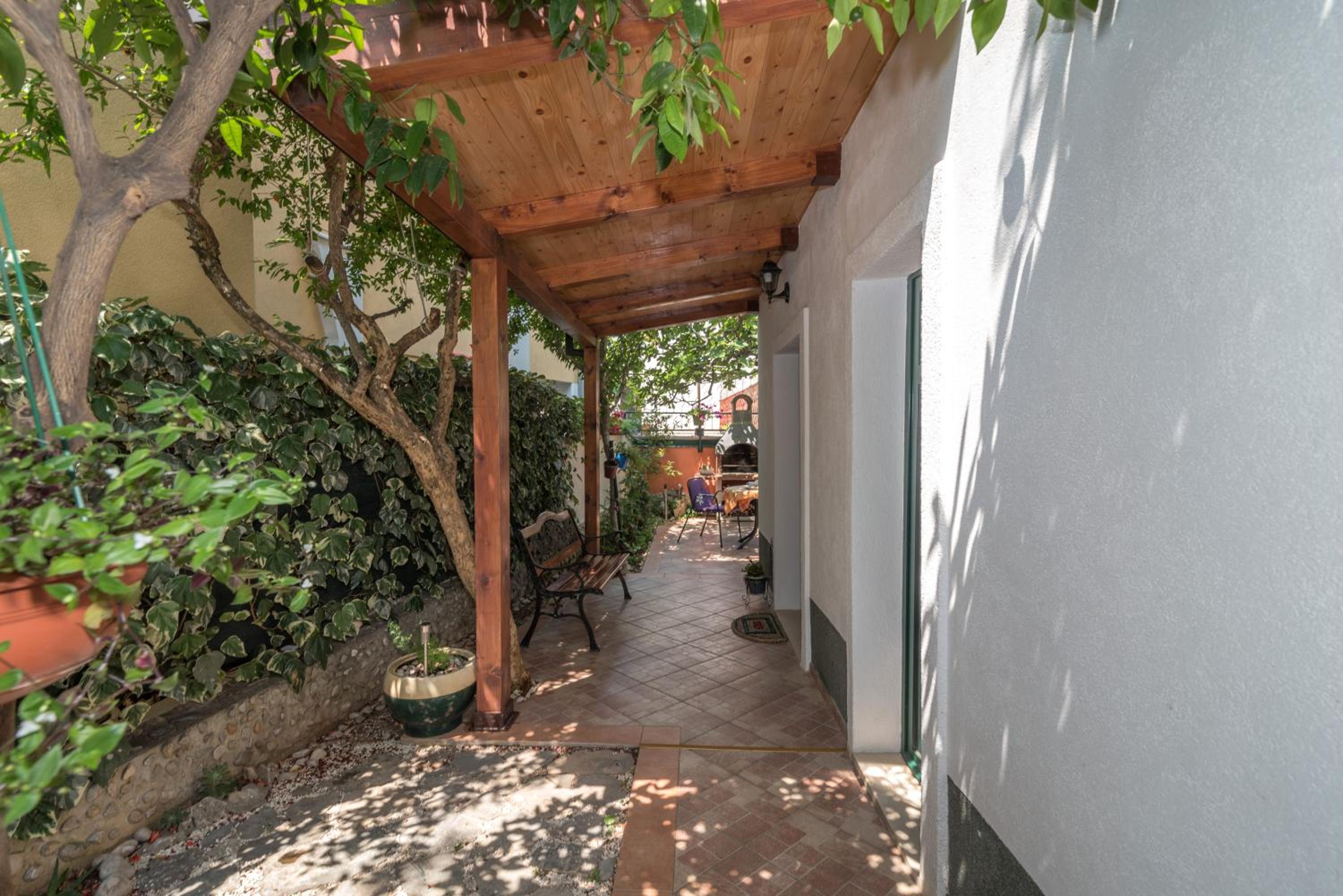 Apartment (2 Adults)