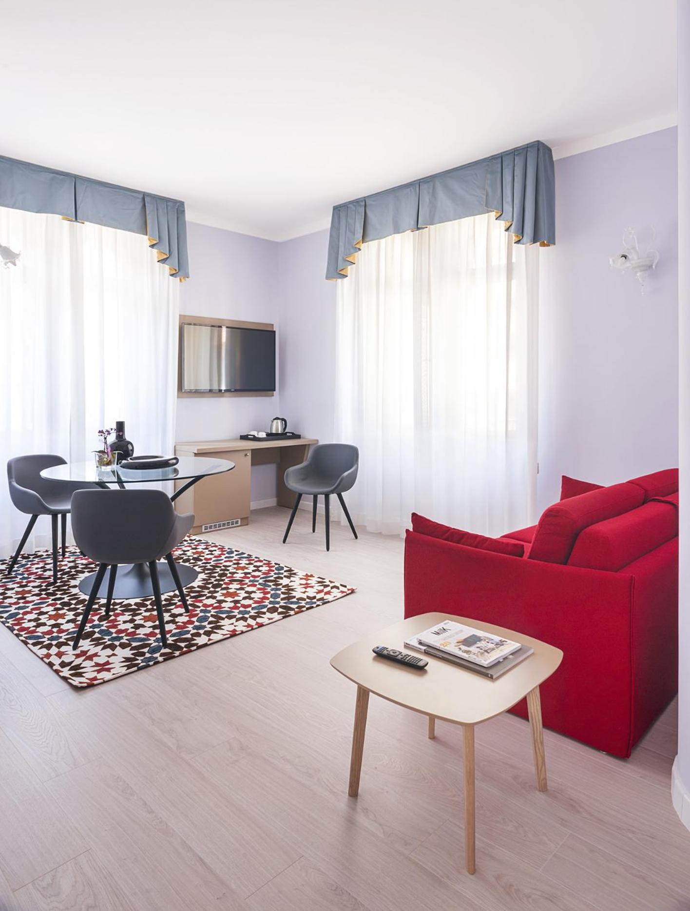 Superior Suite - Photo 2