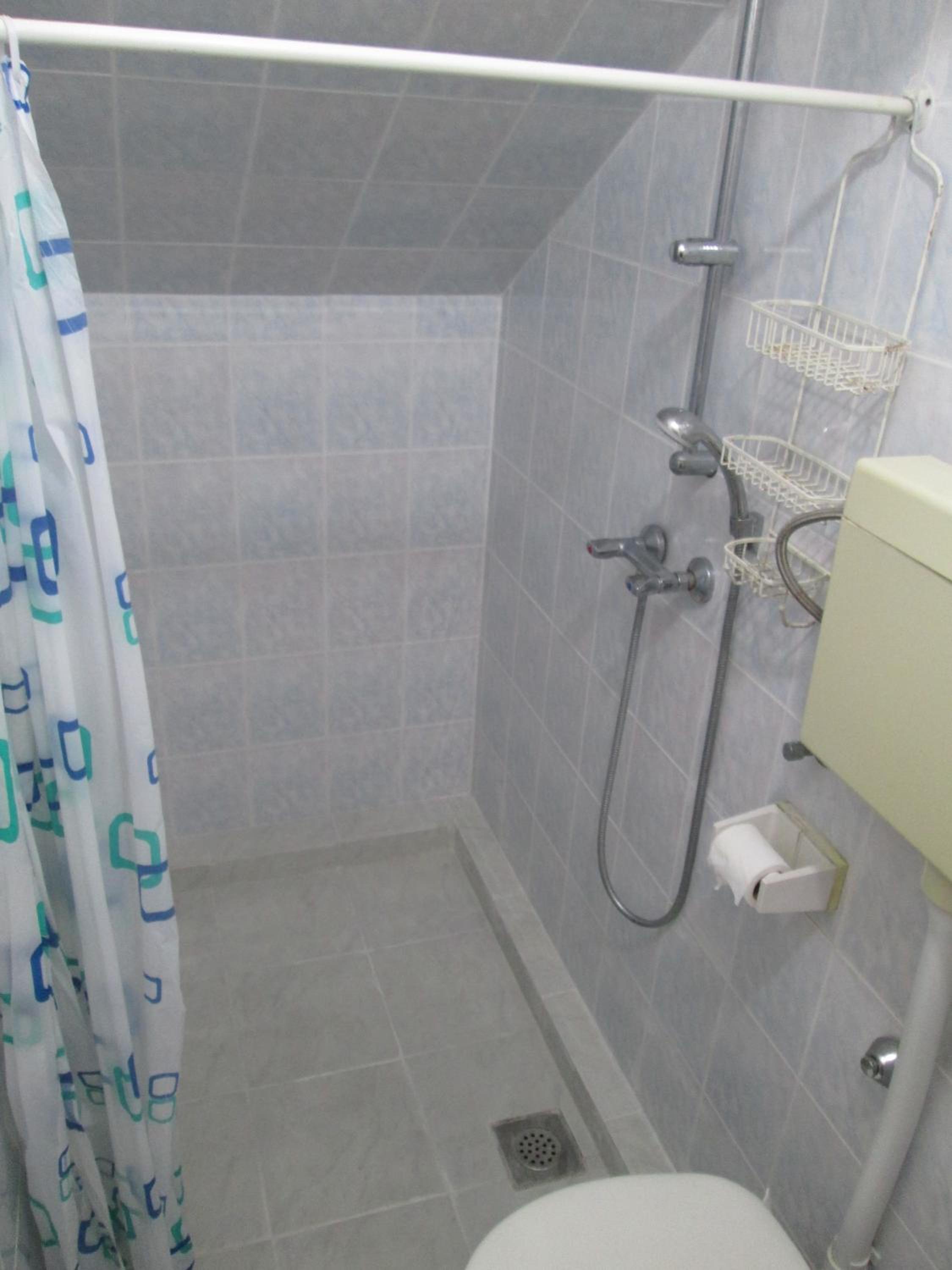 Studio Apartment - Photo 11