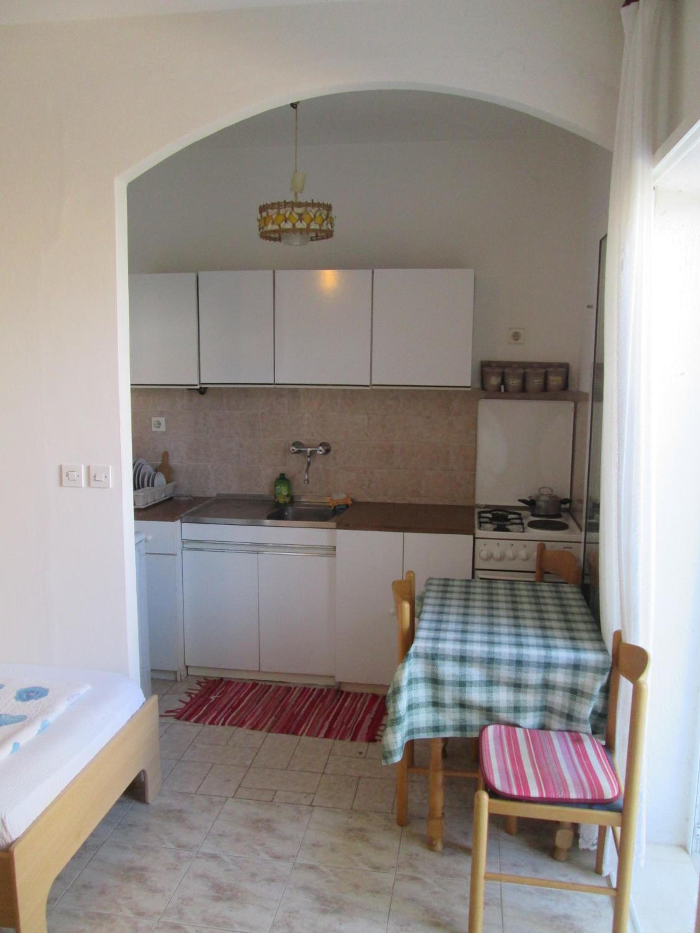 Studio Apartment - Photo 7