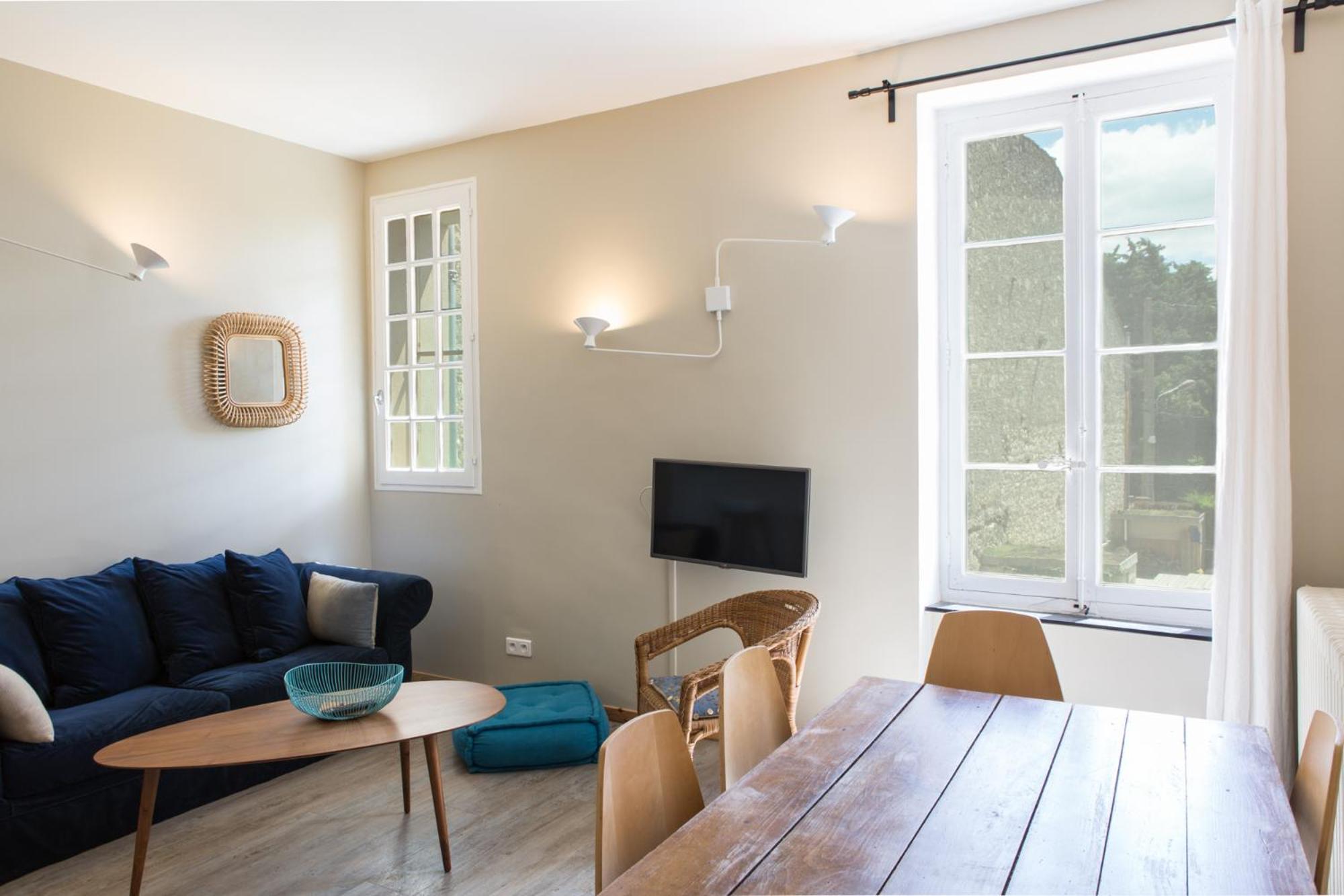 Apartment with Garden View