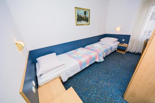 Standard Twin Room with Sea View - Photo 1