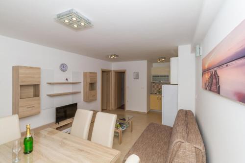 Standard Apartment photo 2
