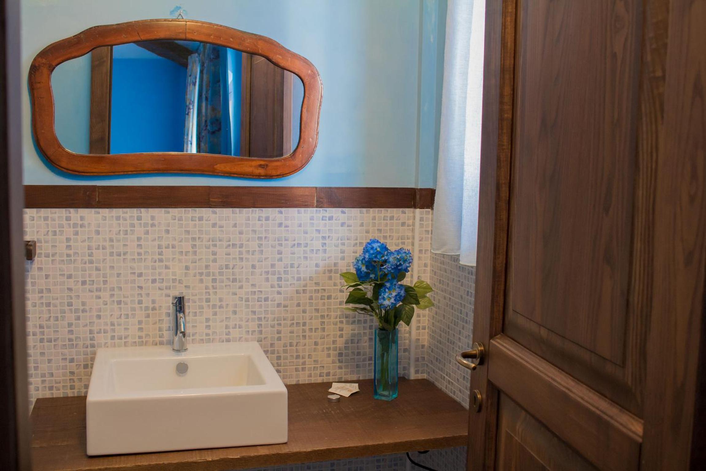 Triple Room with Private Bathroom photo 3