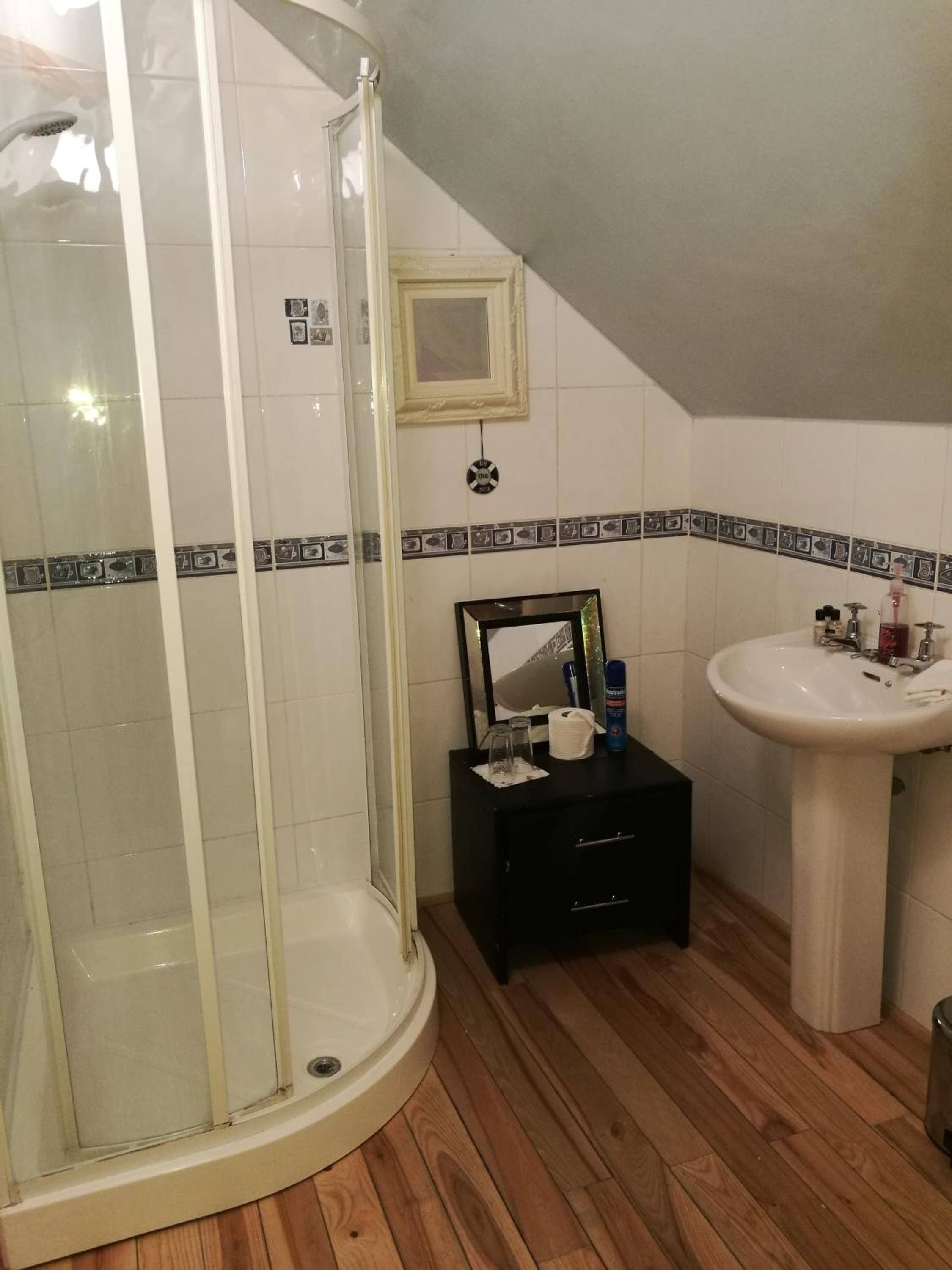 Deluxe Double Room with Shower