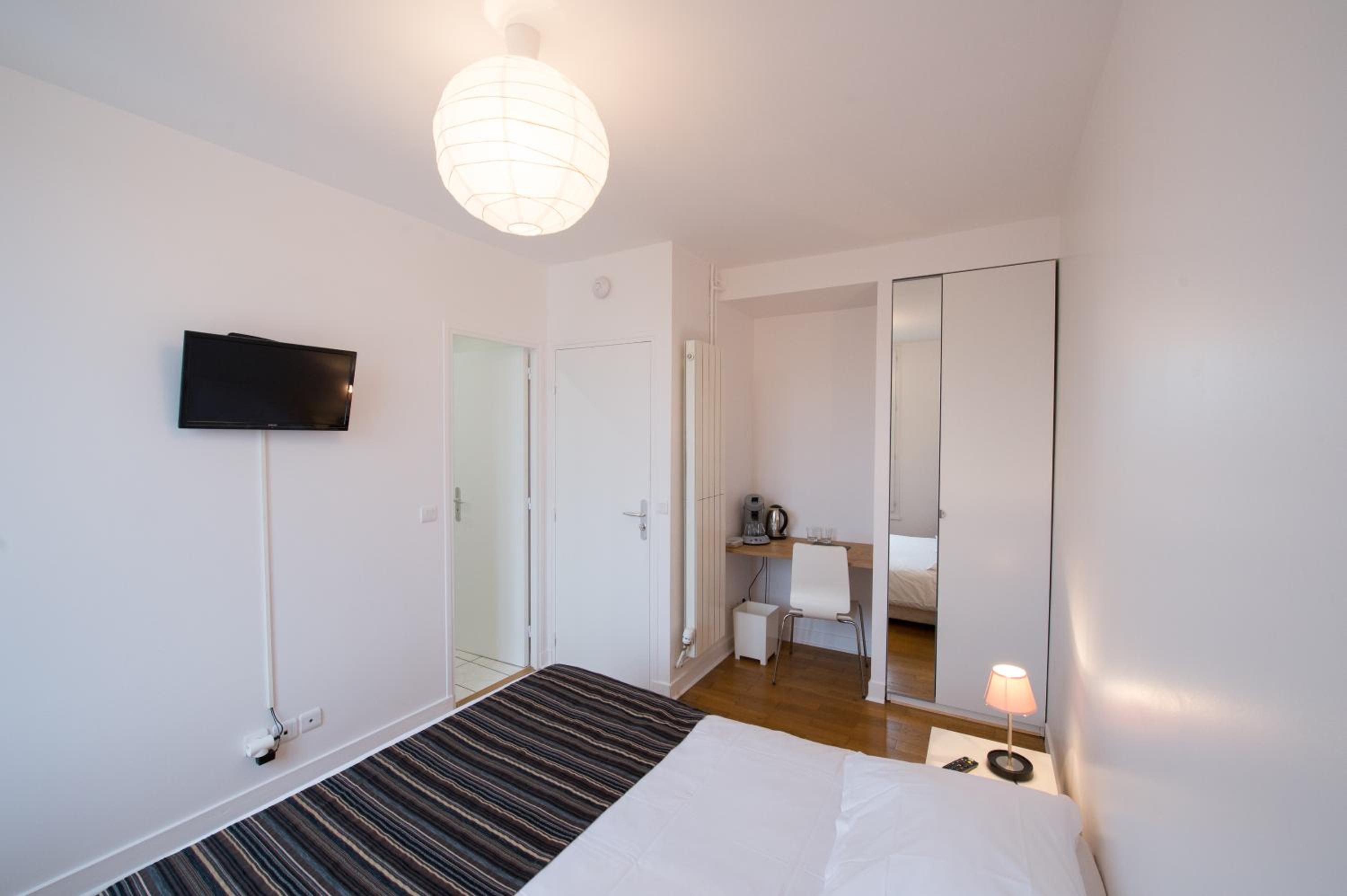 Basic Double Room photo 2