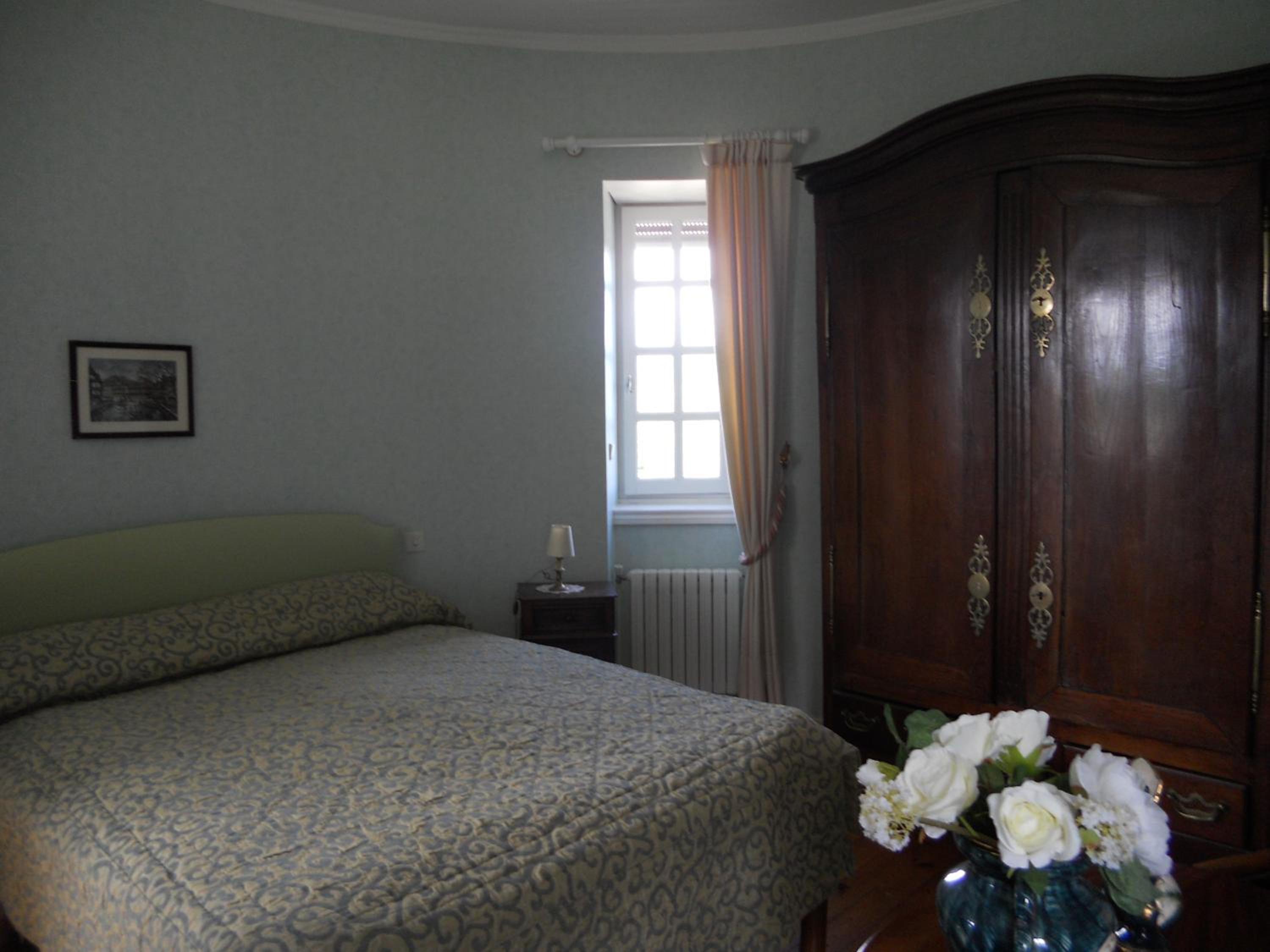 Two-Bedroom Suite - Photo 4