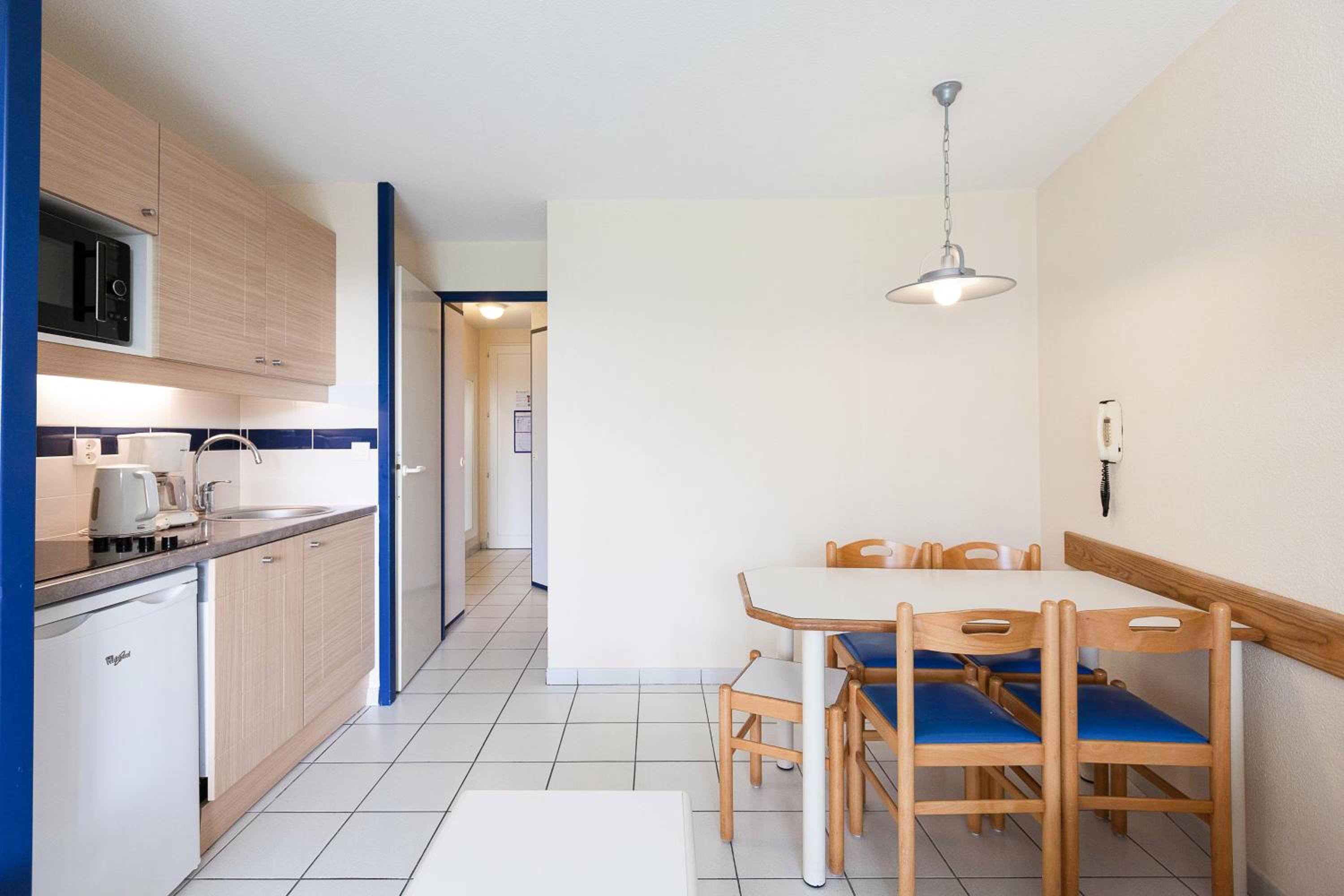 Select Studio (5 people)