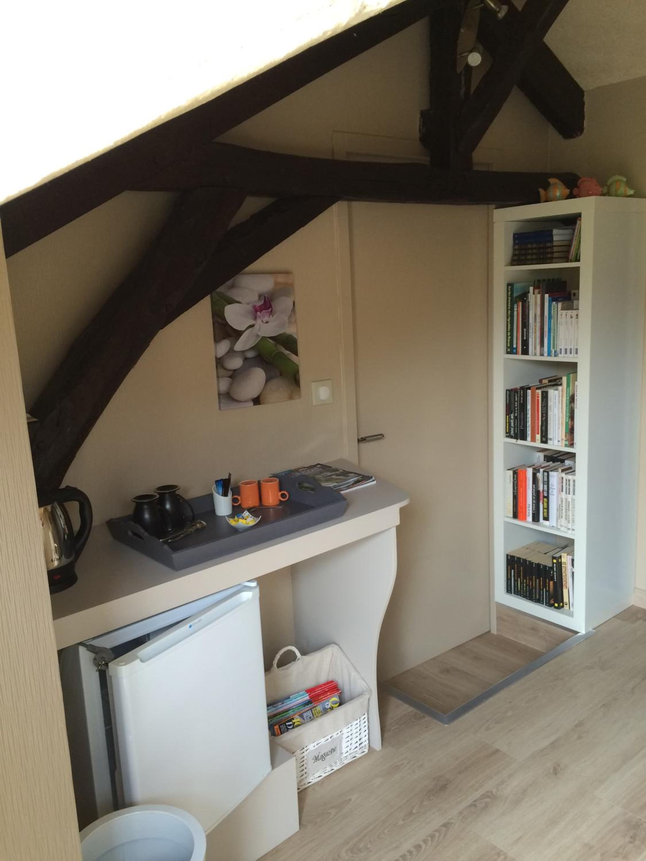 Quadruple Room with Private Bathroom - Photo 2