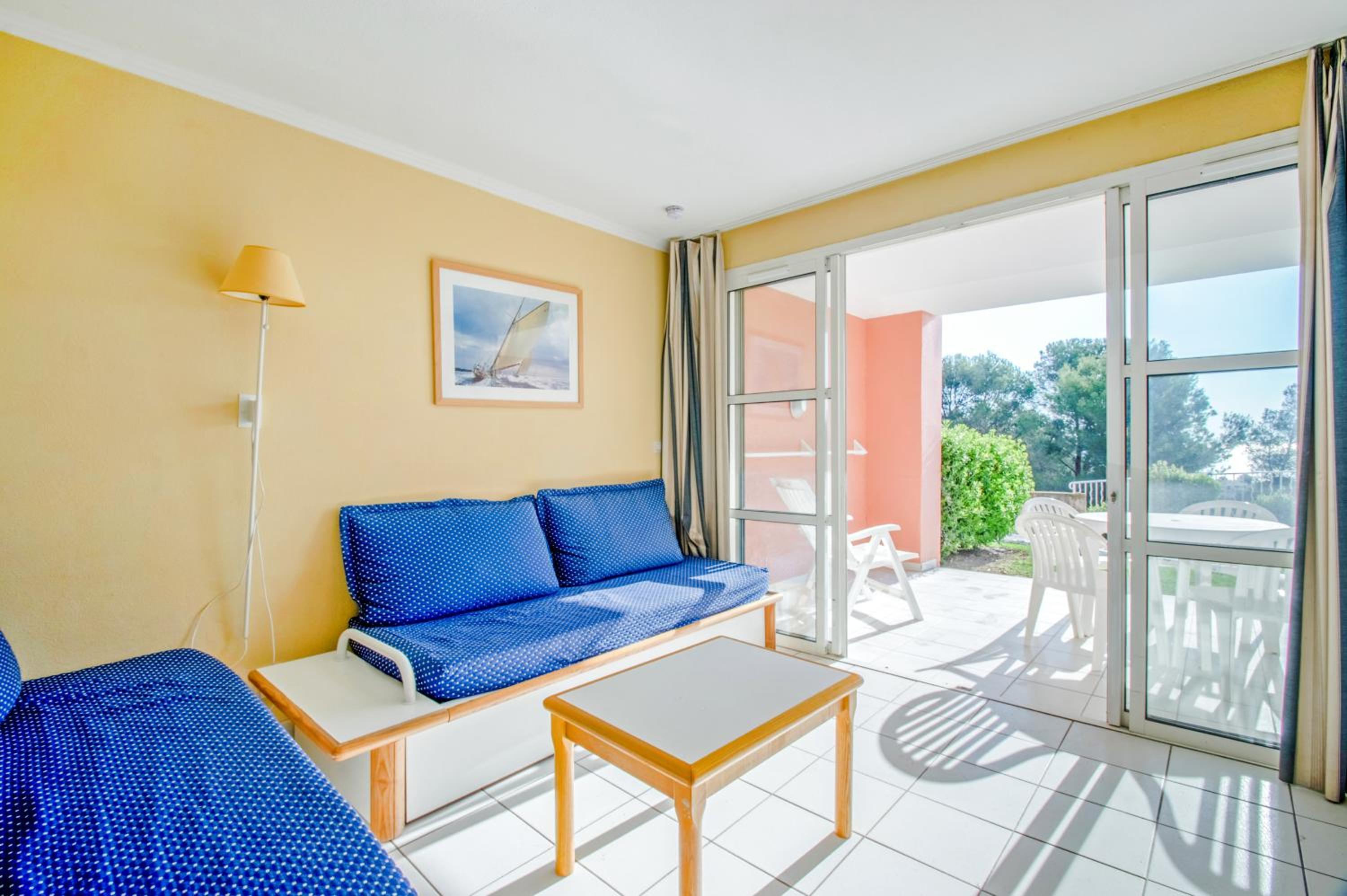 Select One-Bedroom Apartment (5 People) photo 1