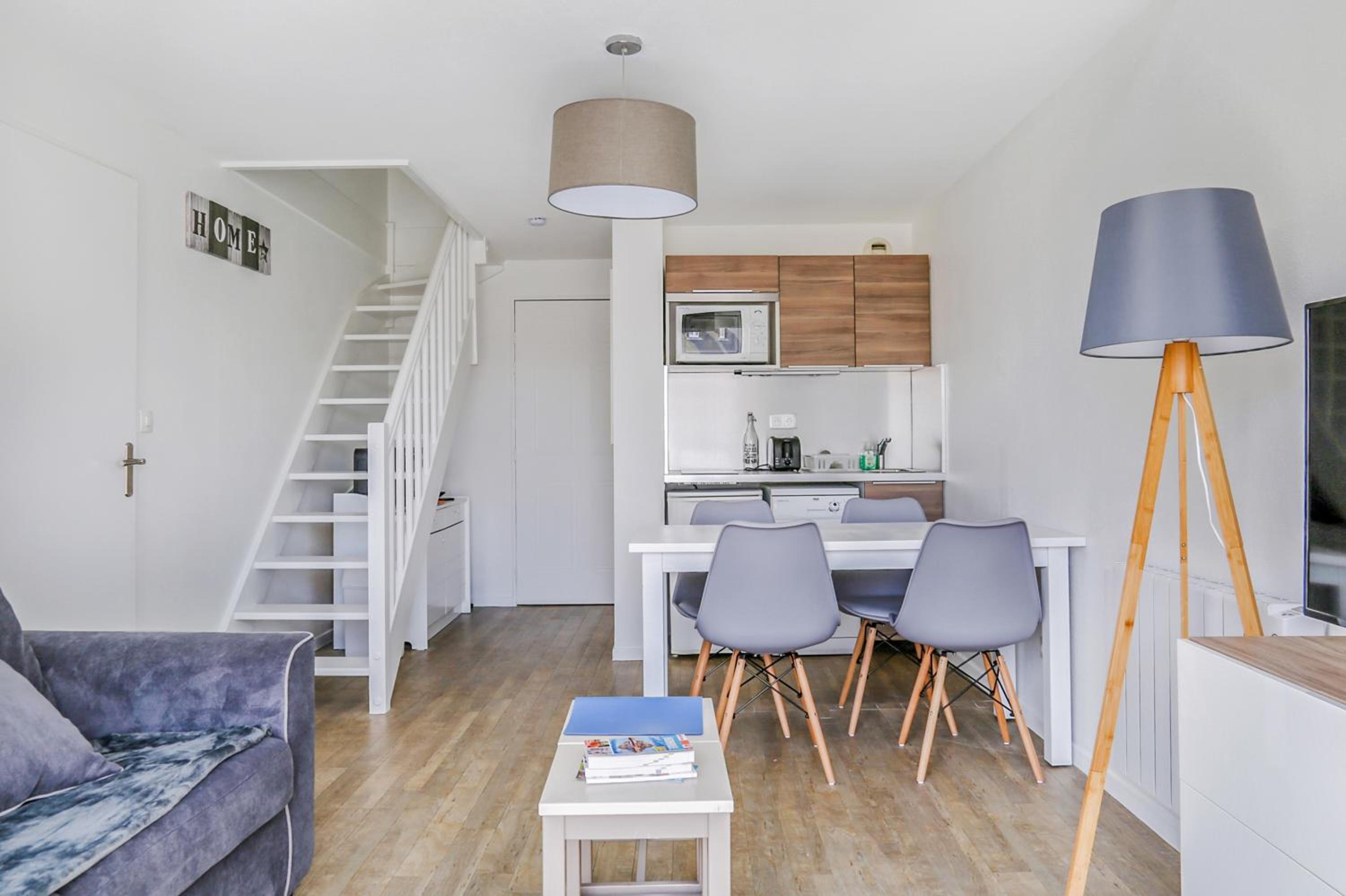 Select Two-Bedroom Apartment (6 People)