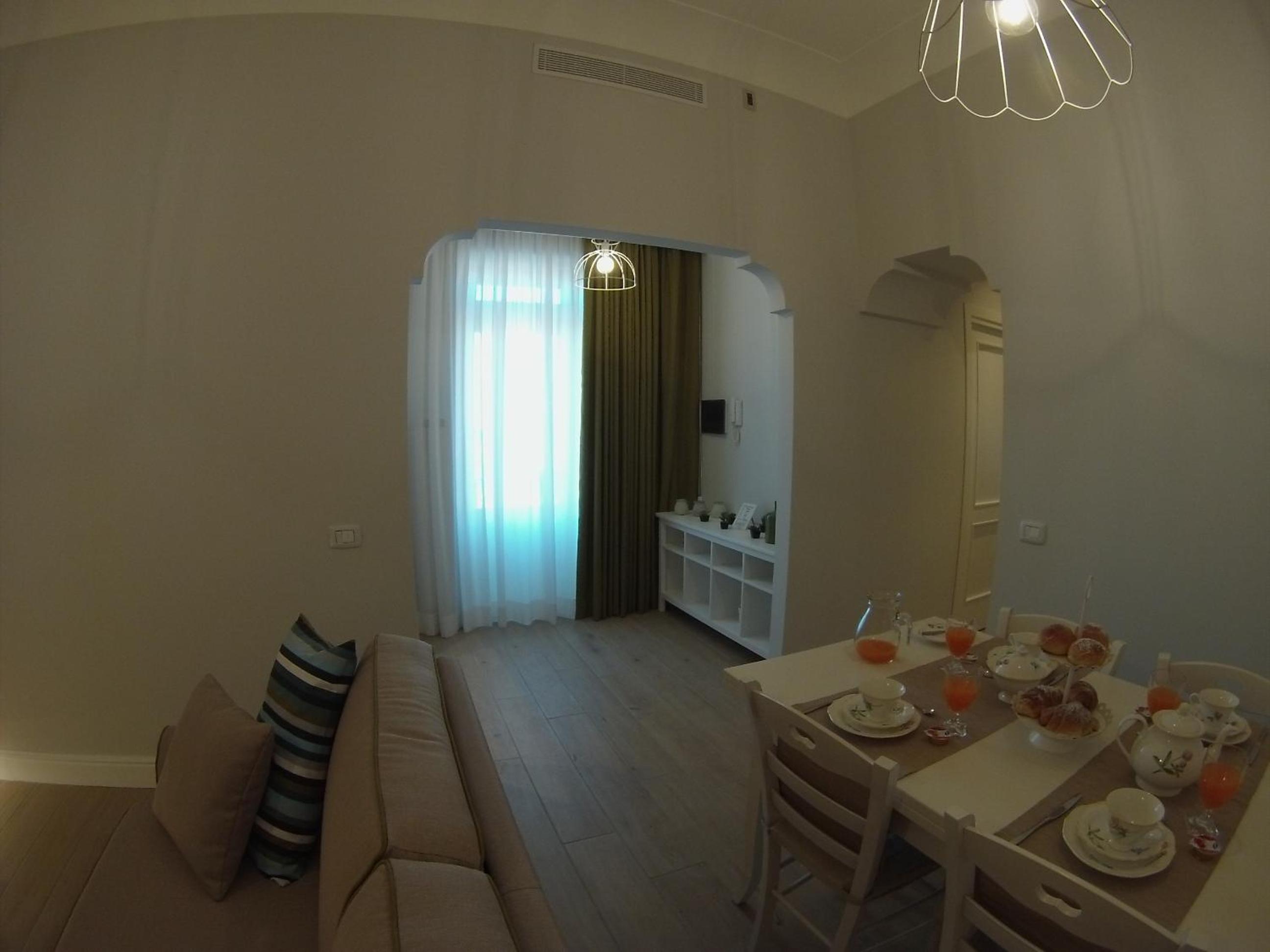 One-Bedroom Apartment photo 2
