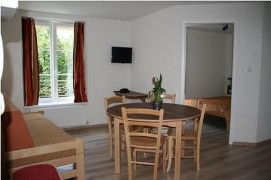 Apartment (4 Adults) photo 3