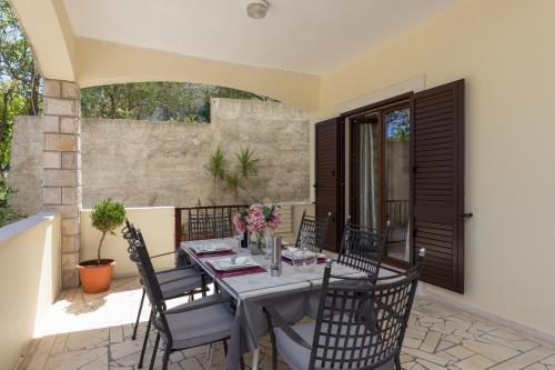 Two Bedroom Apartment with Terrace and Garden View
