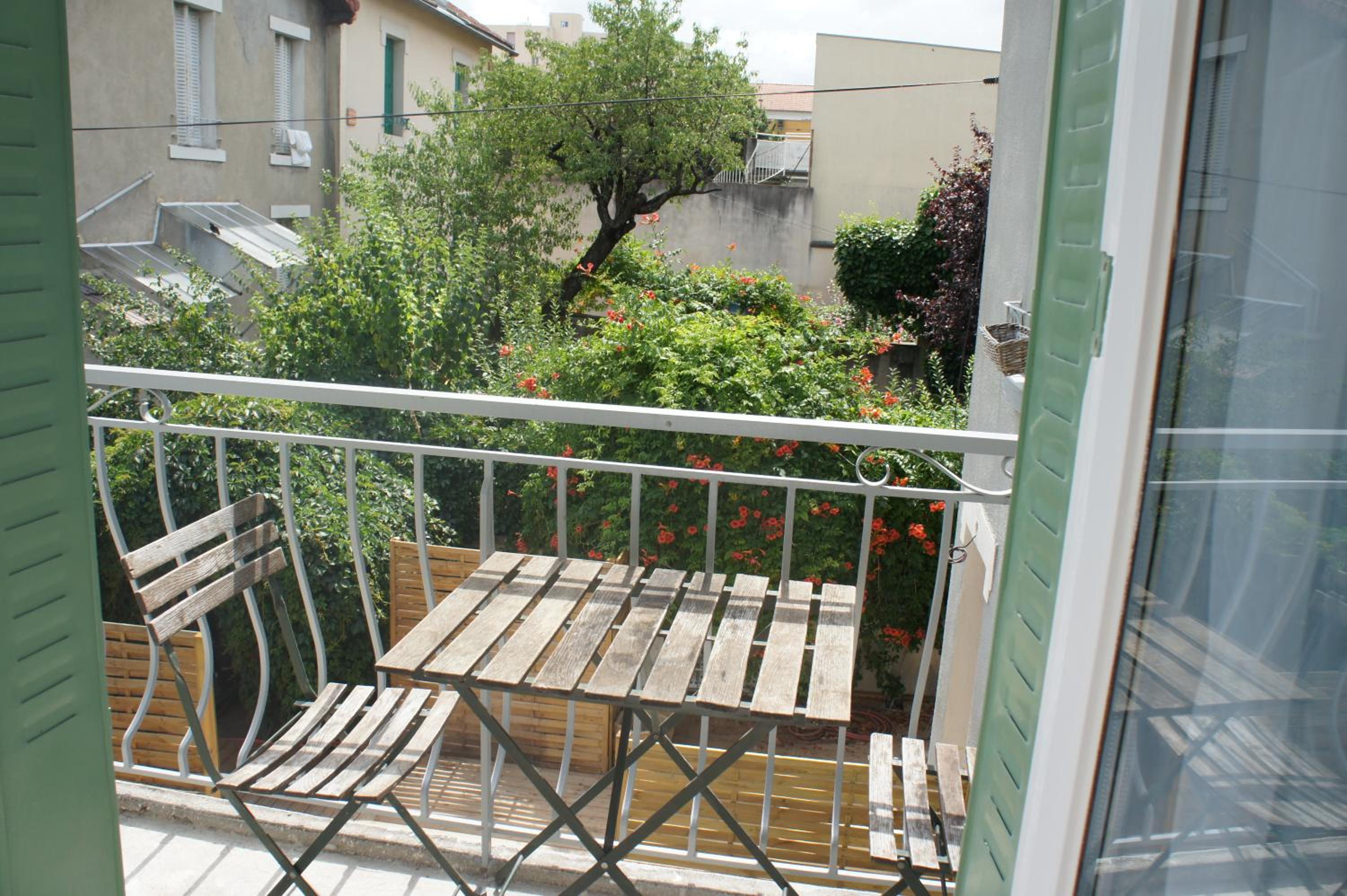 Apartment with Balcony photo 3