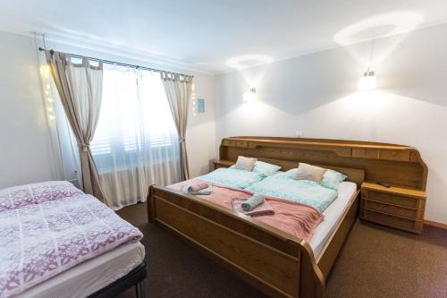 Family Room (2 Adults + 1 Child)