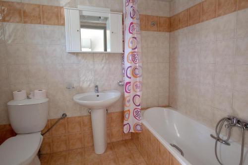 Studio (3 Adults)