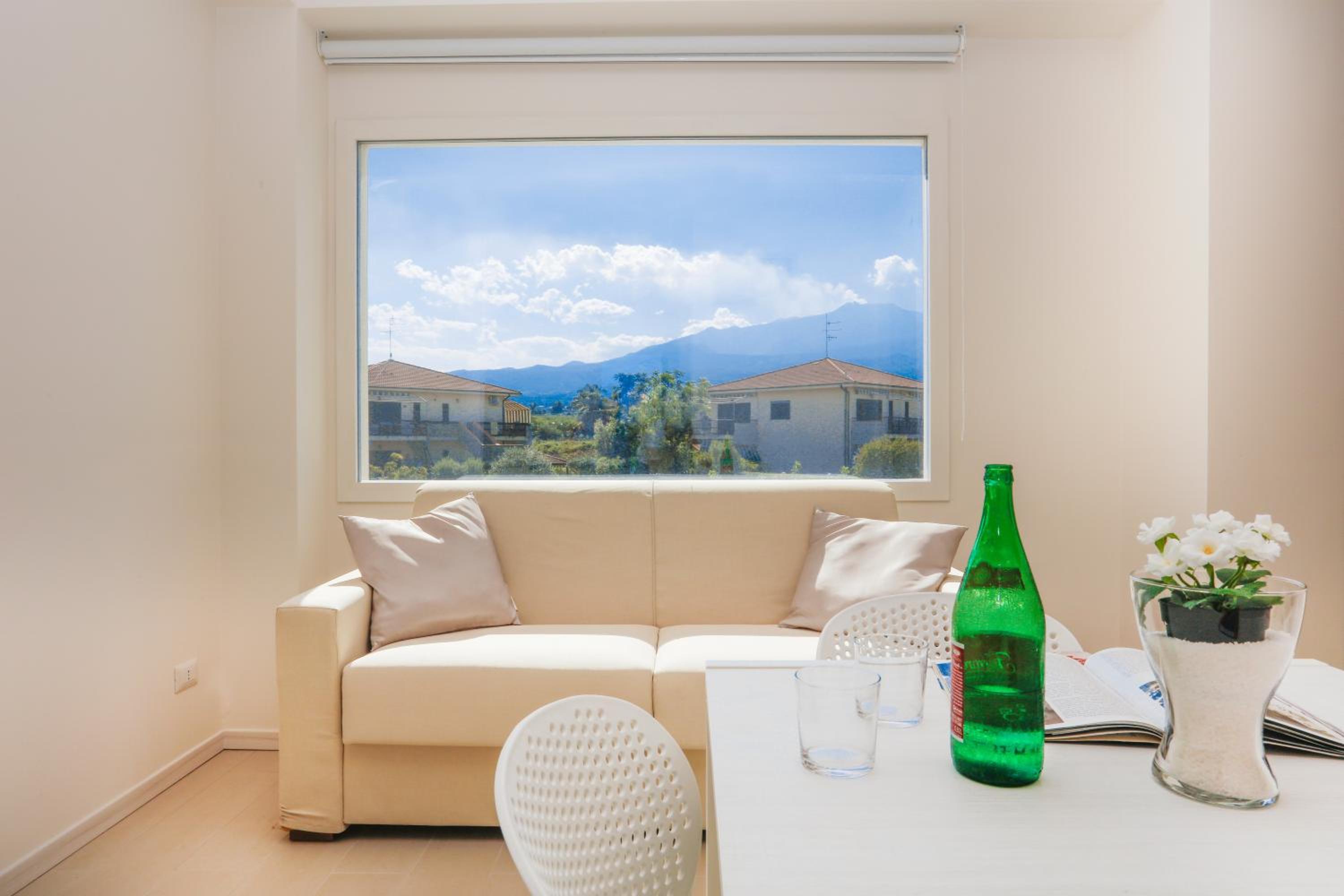 Apartment with Mountain View photo 1