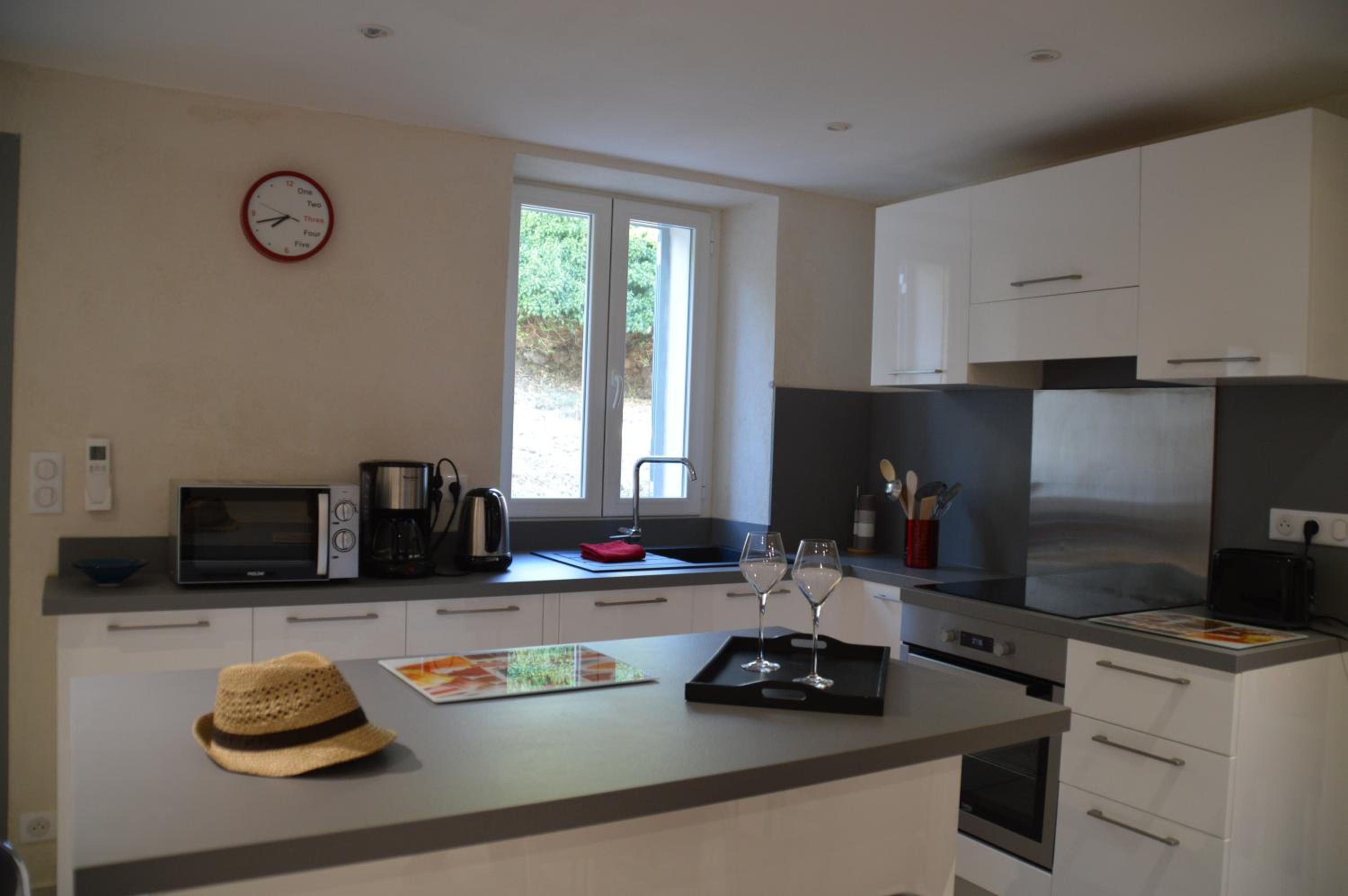 One-Bedroom House photo 2