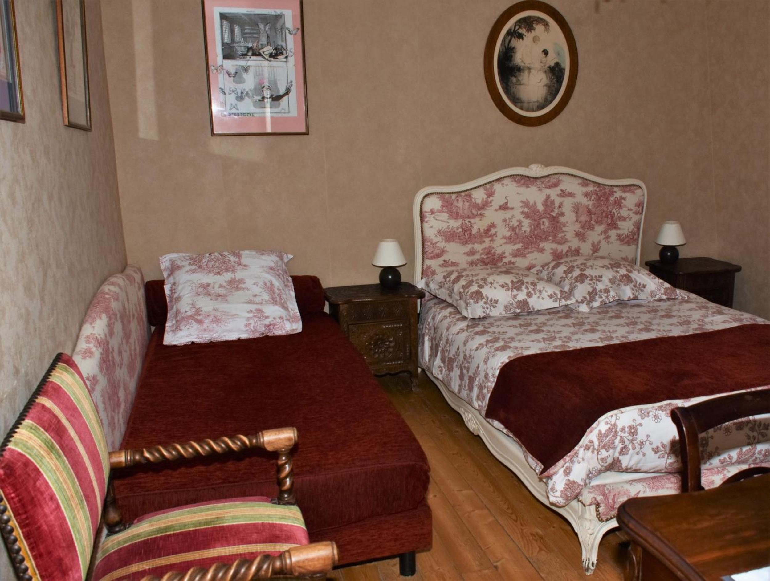Comfort Triple Room with Shower photo 2