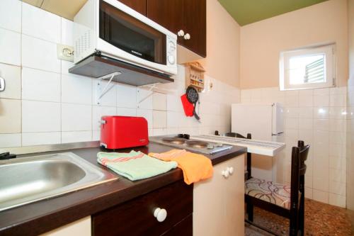 Studio Apartment - Photo 4