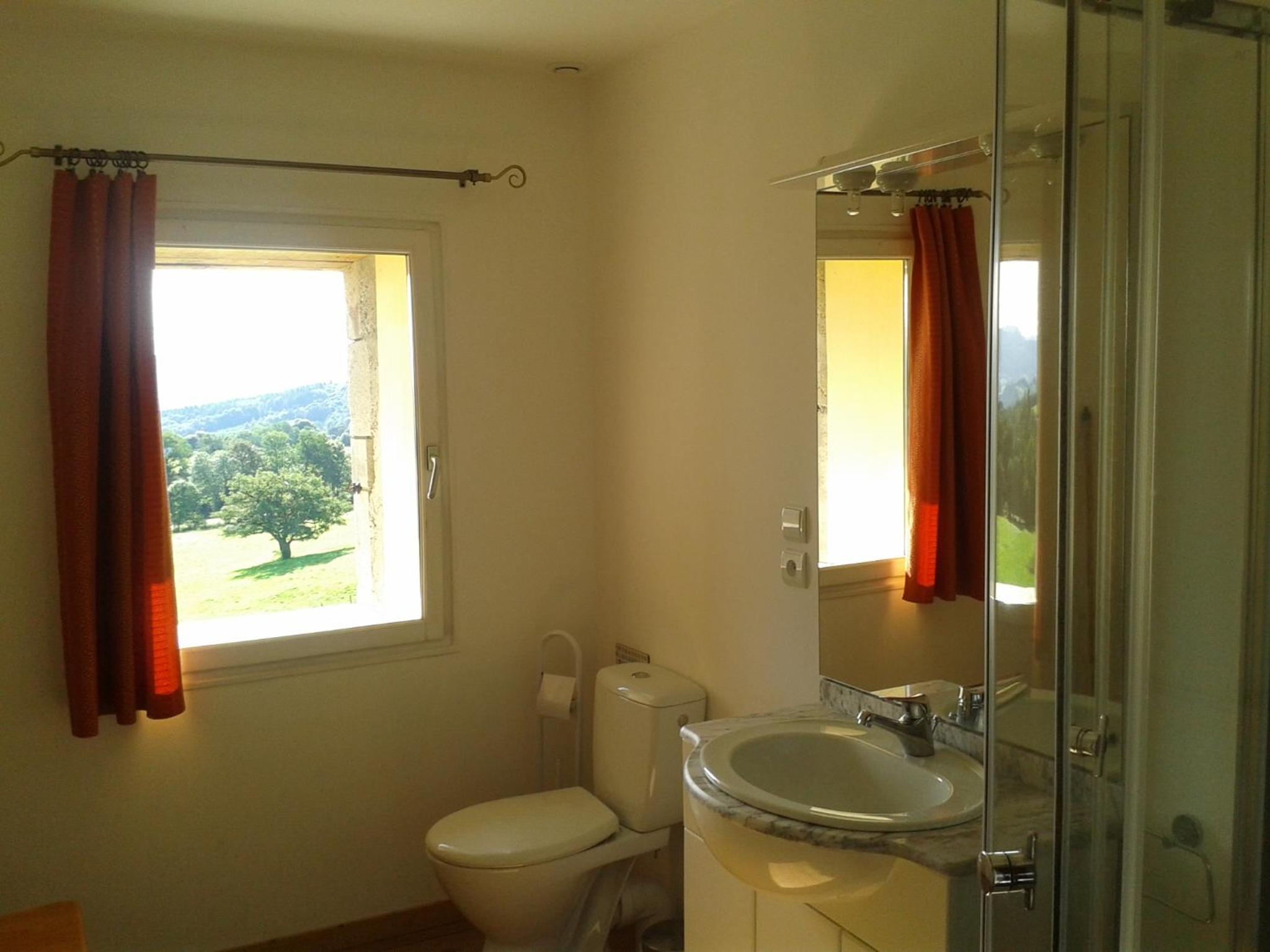 Two-Bedroom Apartment - Photo 4