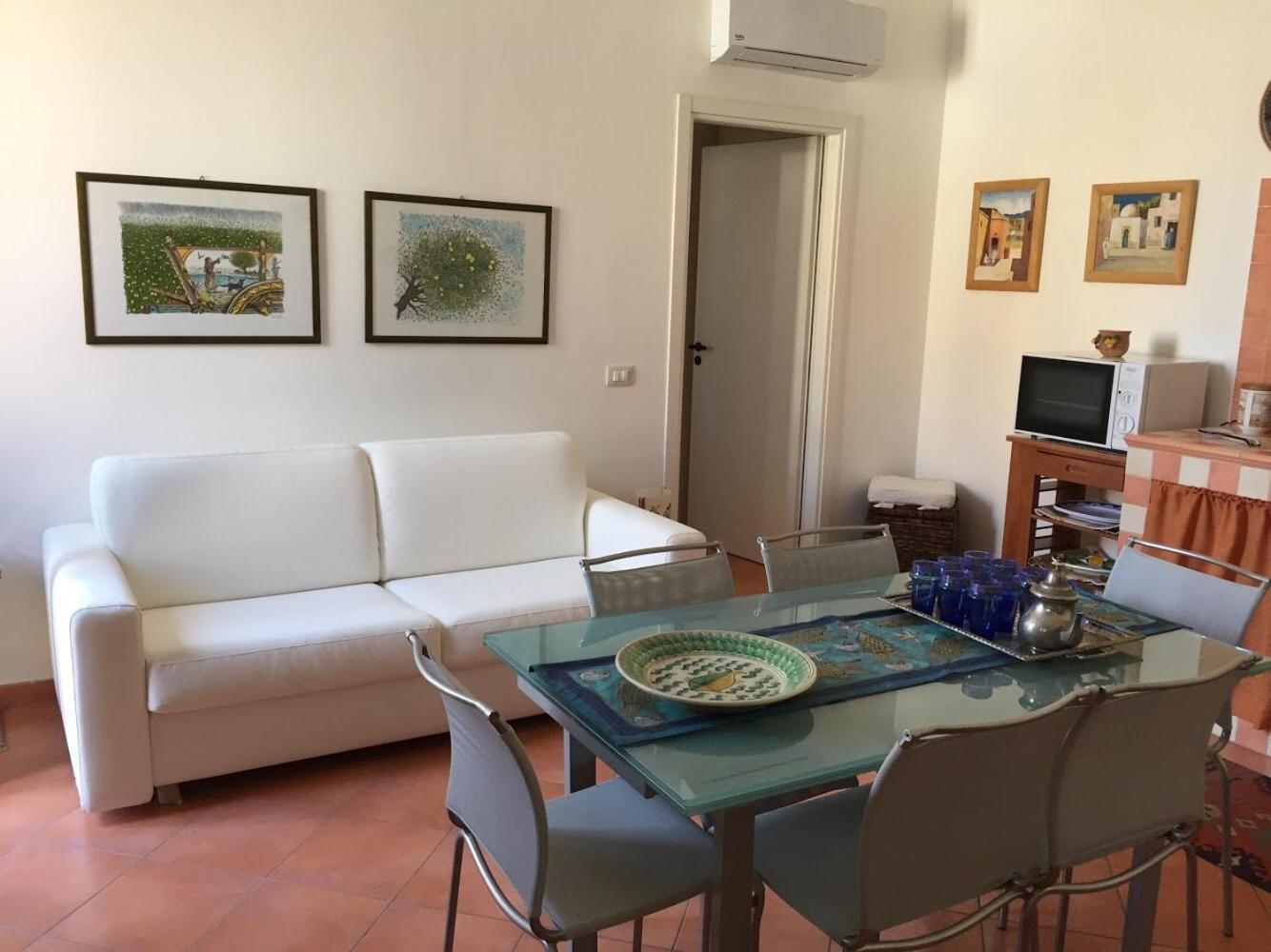 Apartment photo 2
