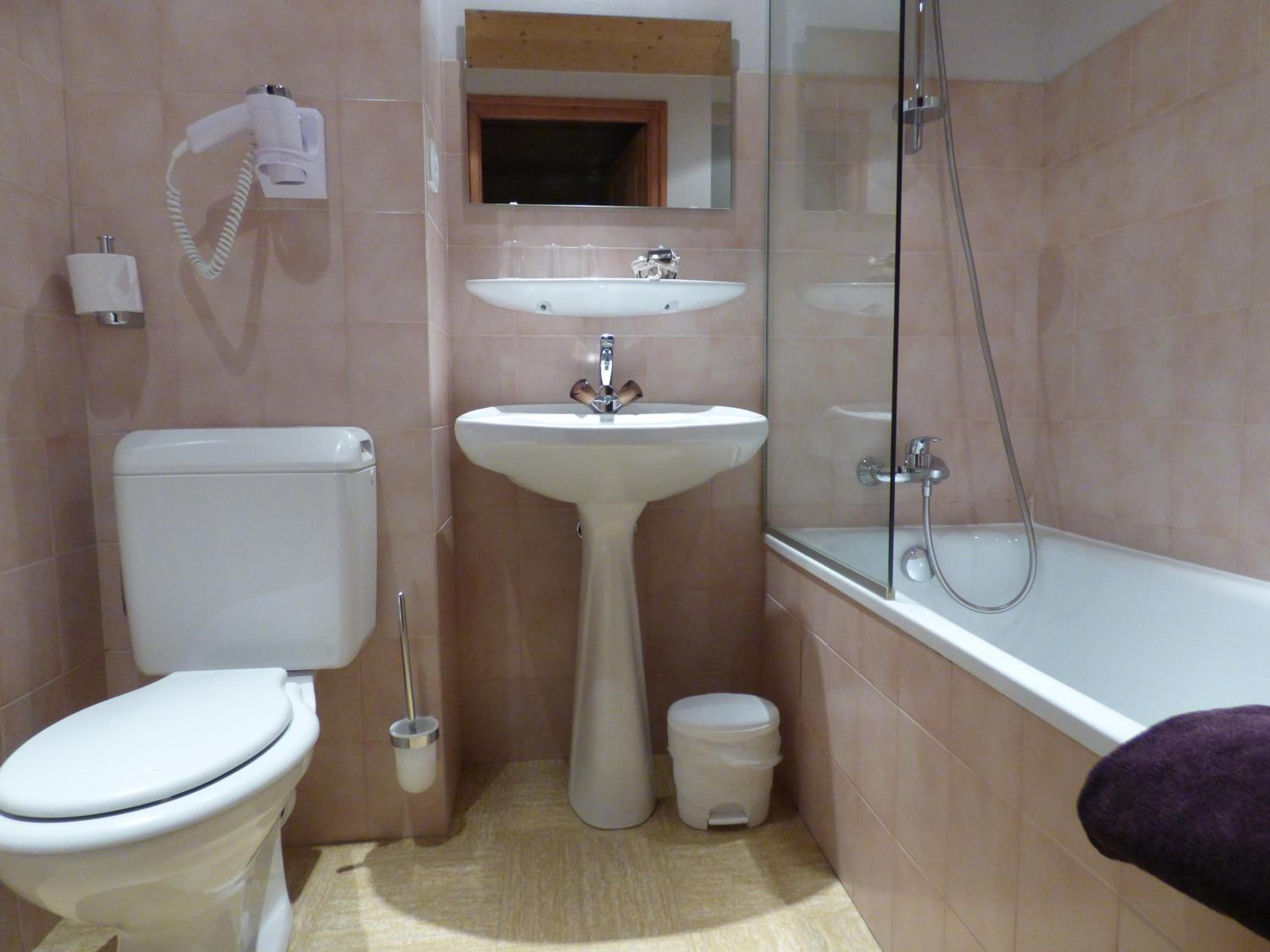 Quadruple Room with Mountain View photo 3