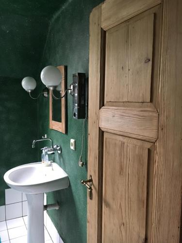 Triple Room with Private Bathroom photo 3