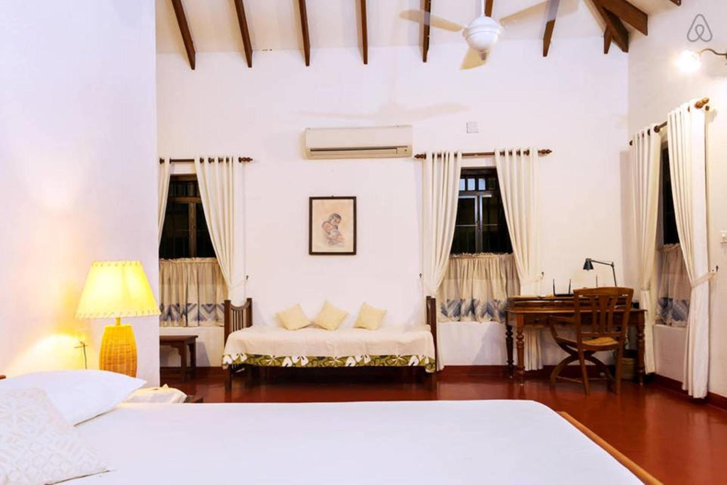 Deluxe King Room photo 2