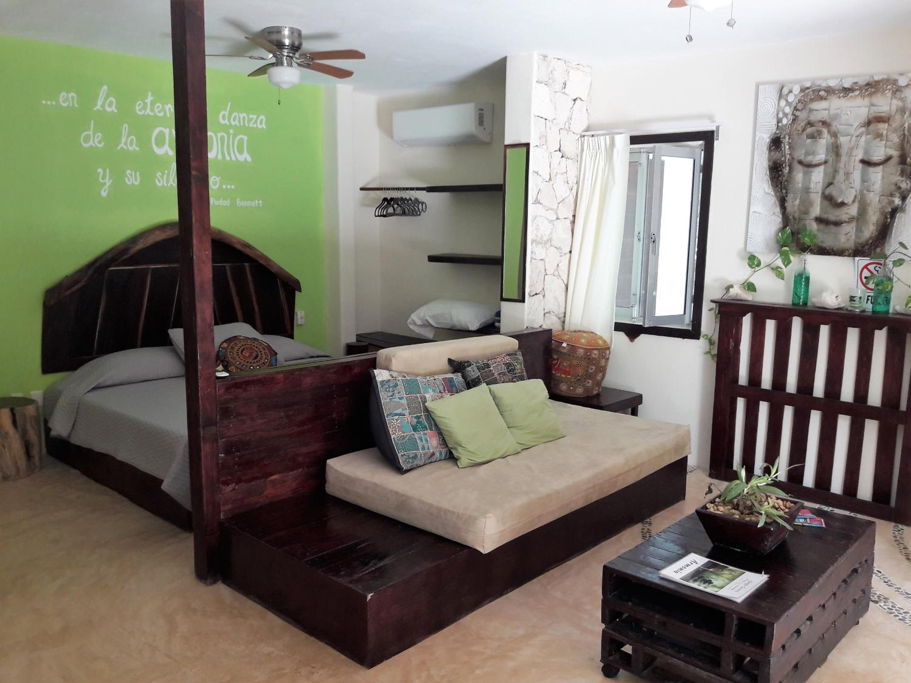 Studio Apartment photo 1