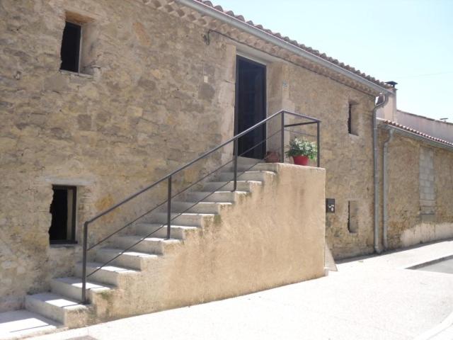 Two-Bedroom House - Photo 9