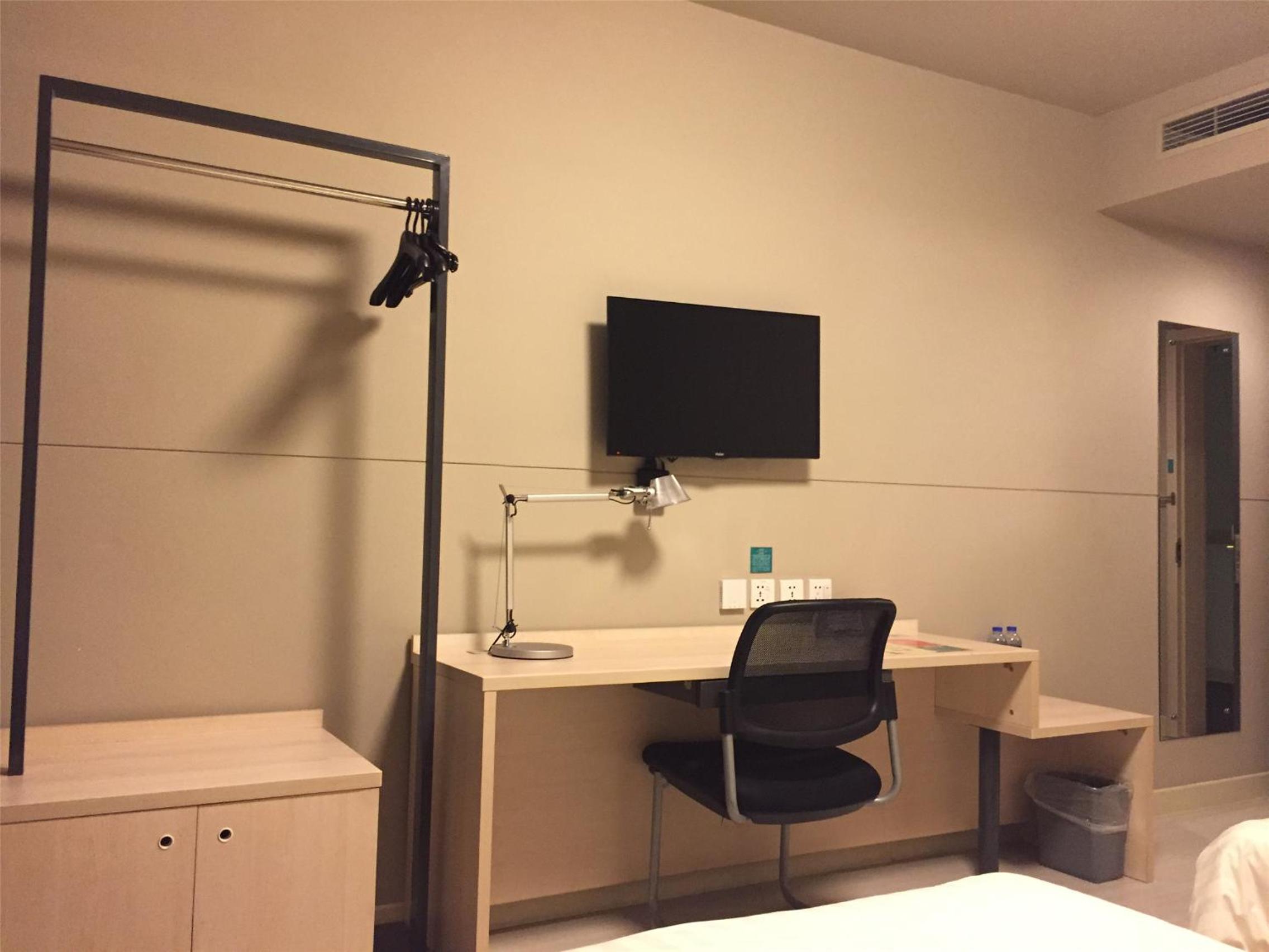 Standard Twin Room B - Photo 2