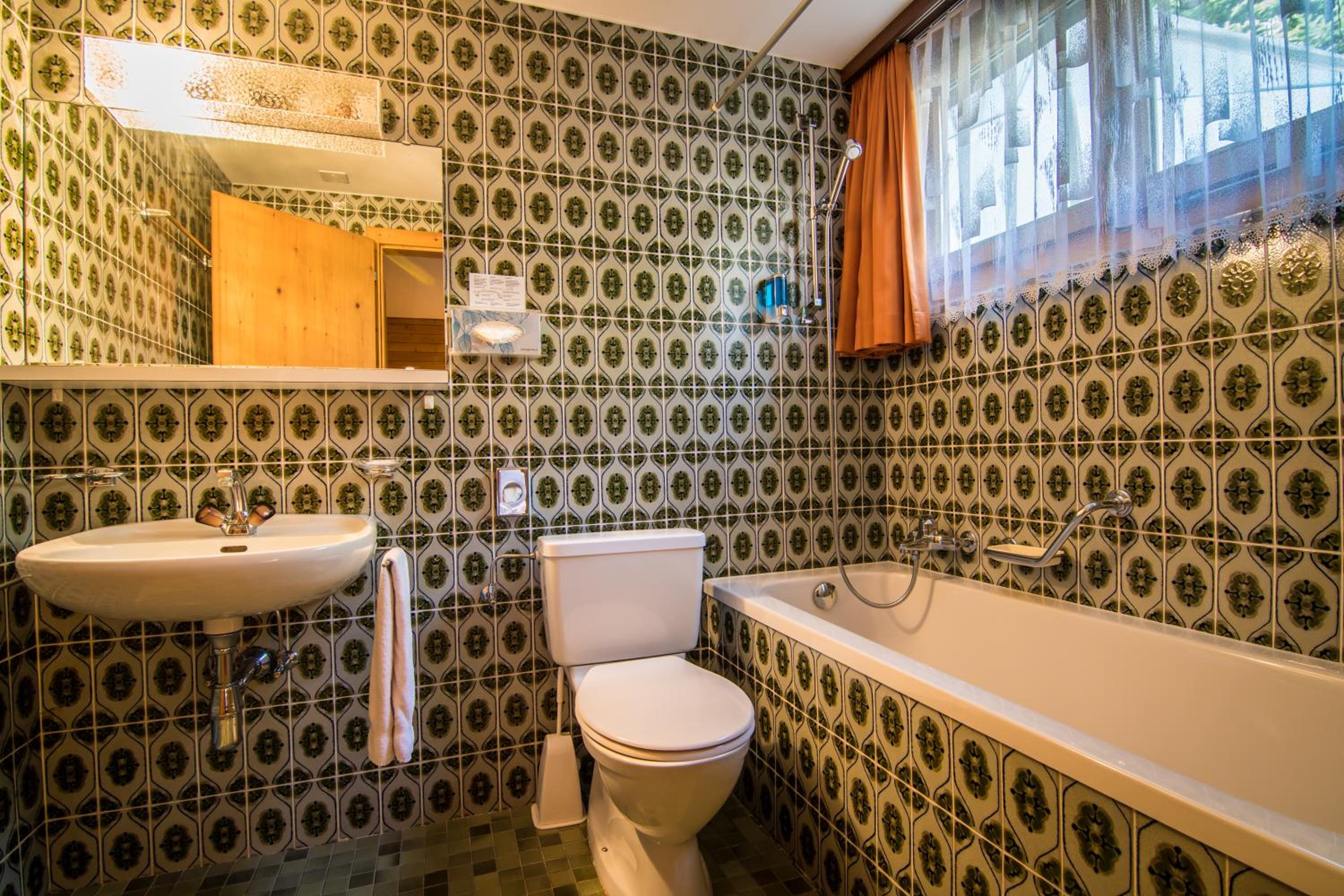 Budget Single Room photo 3