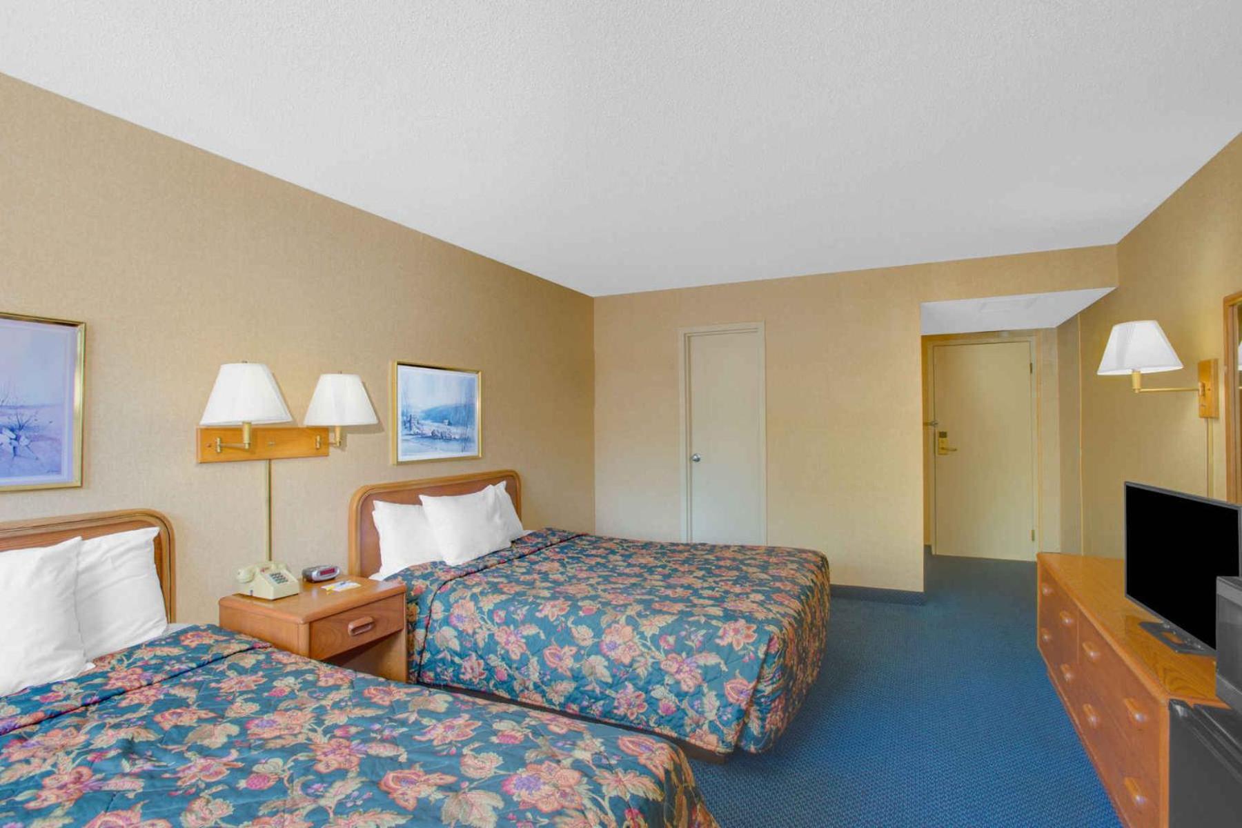 Deluxe Double Room with Two Double Beds - Non-Smoking