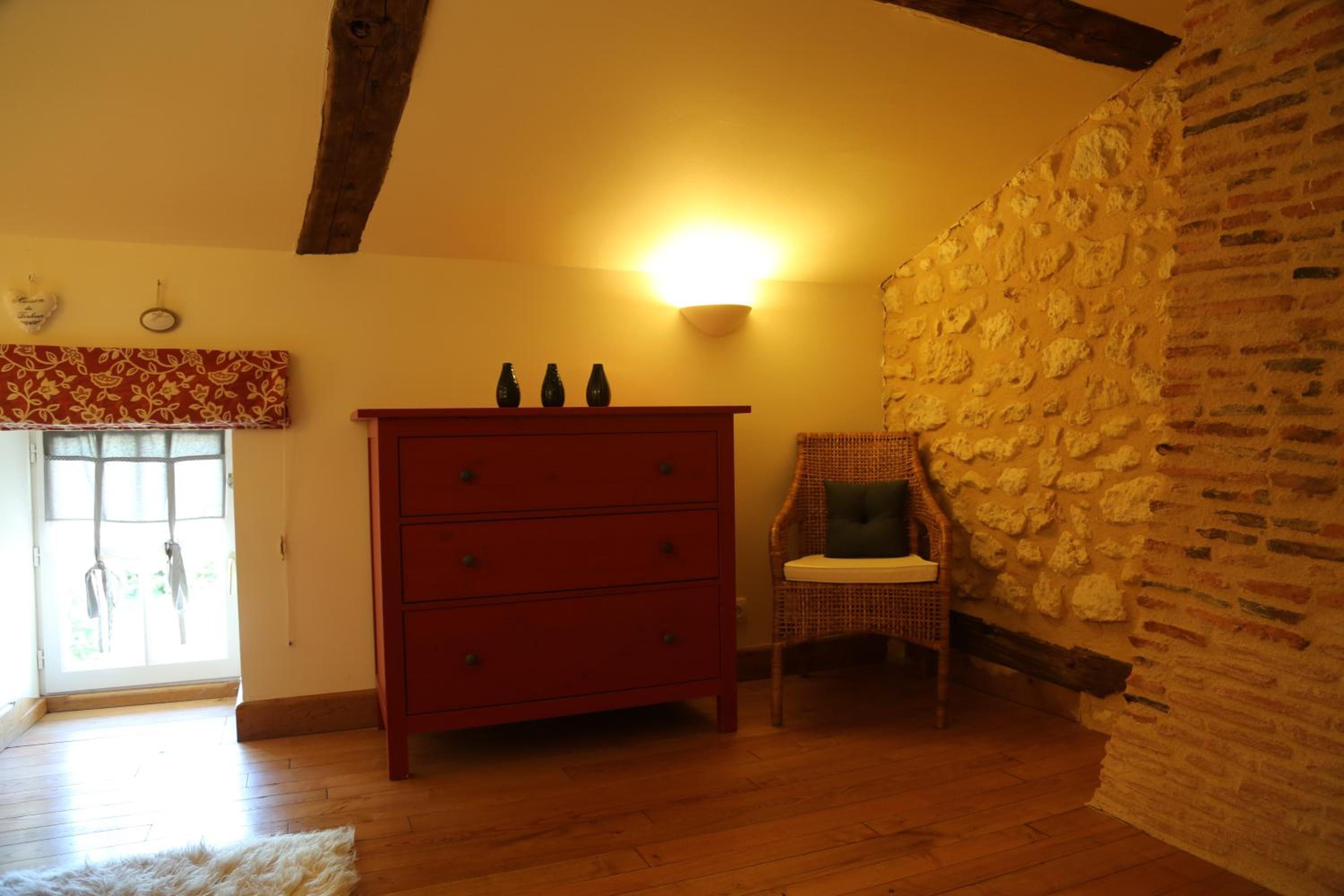 Three-Bedroom House - Photo 5